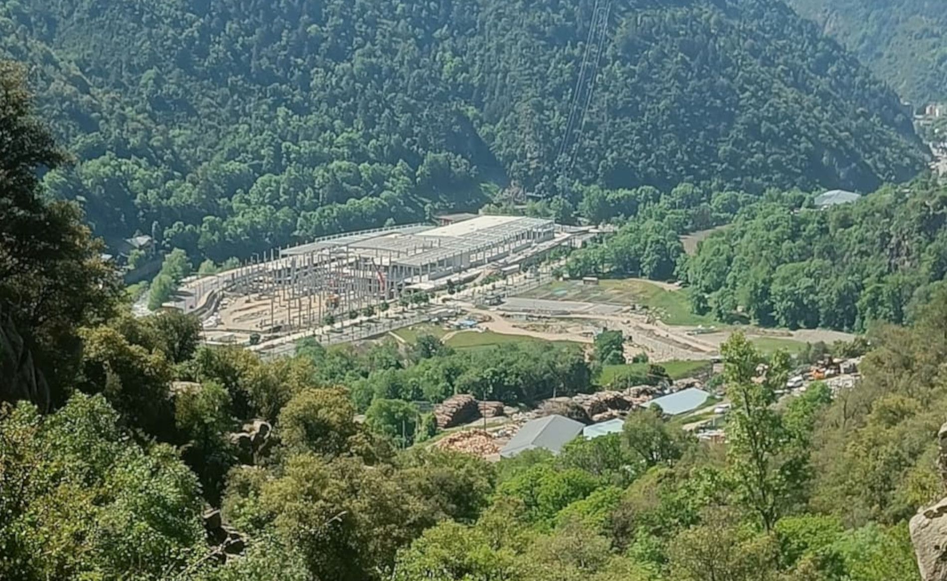 Les obres del futur centre comercial evidencien l'envergadura del projecte.