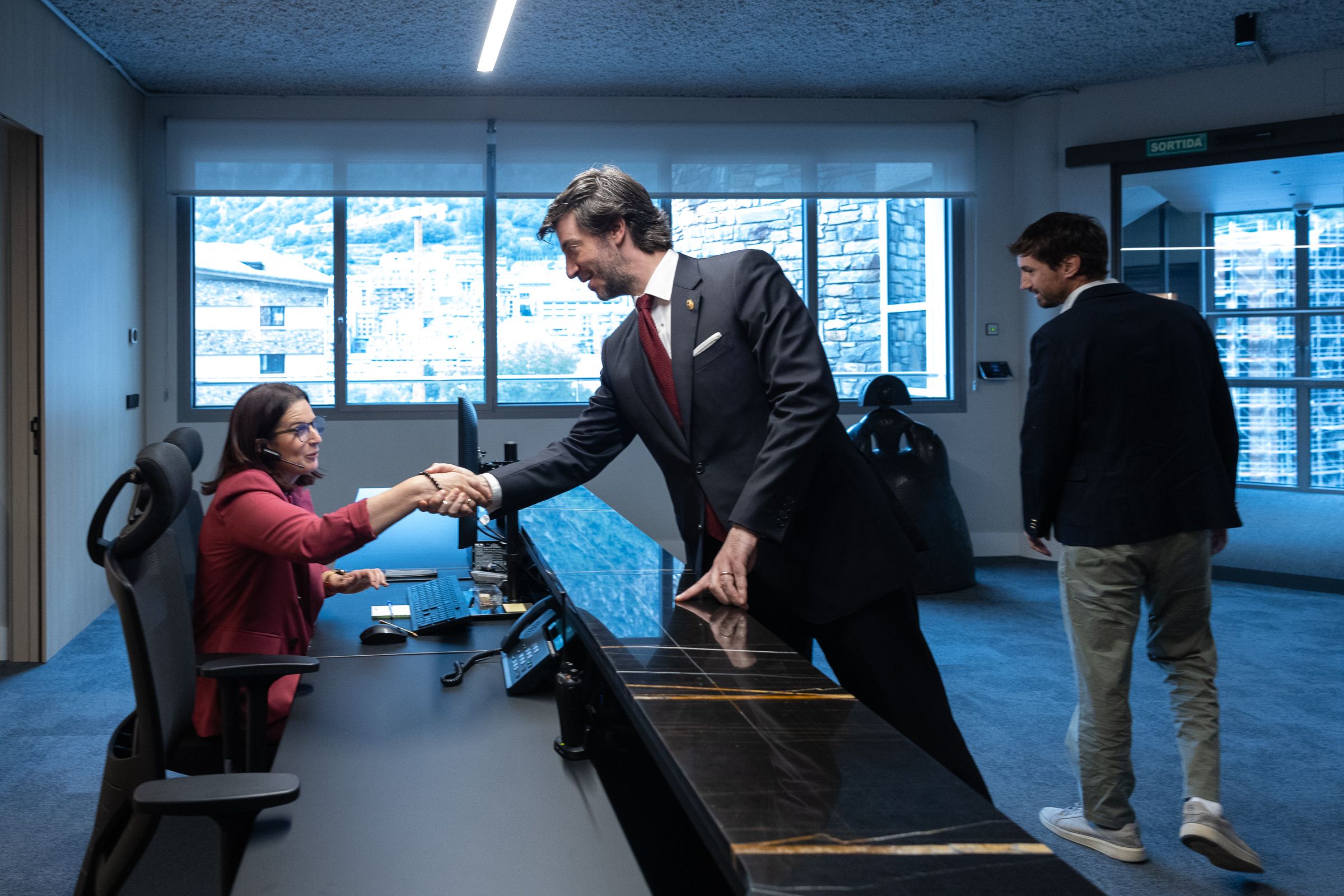 Els síndics recorrent les instal·lacions del Grup Cierco. Els síndics recorrent les instal·lacions del Grup Cierco.