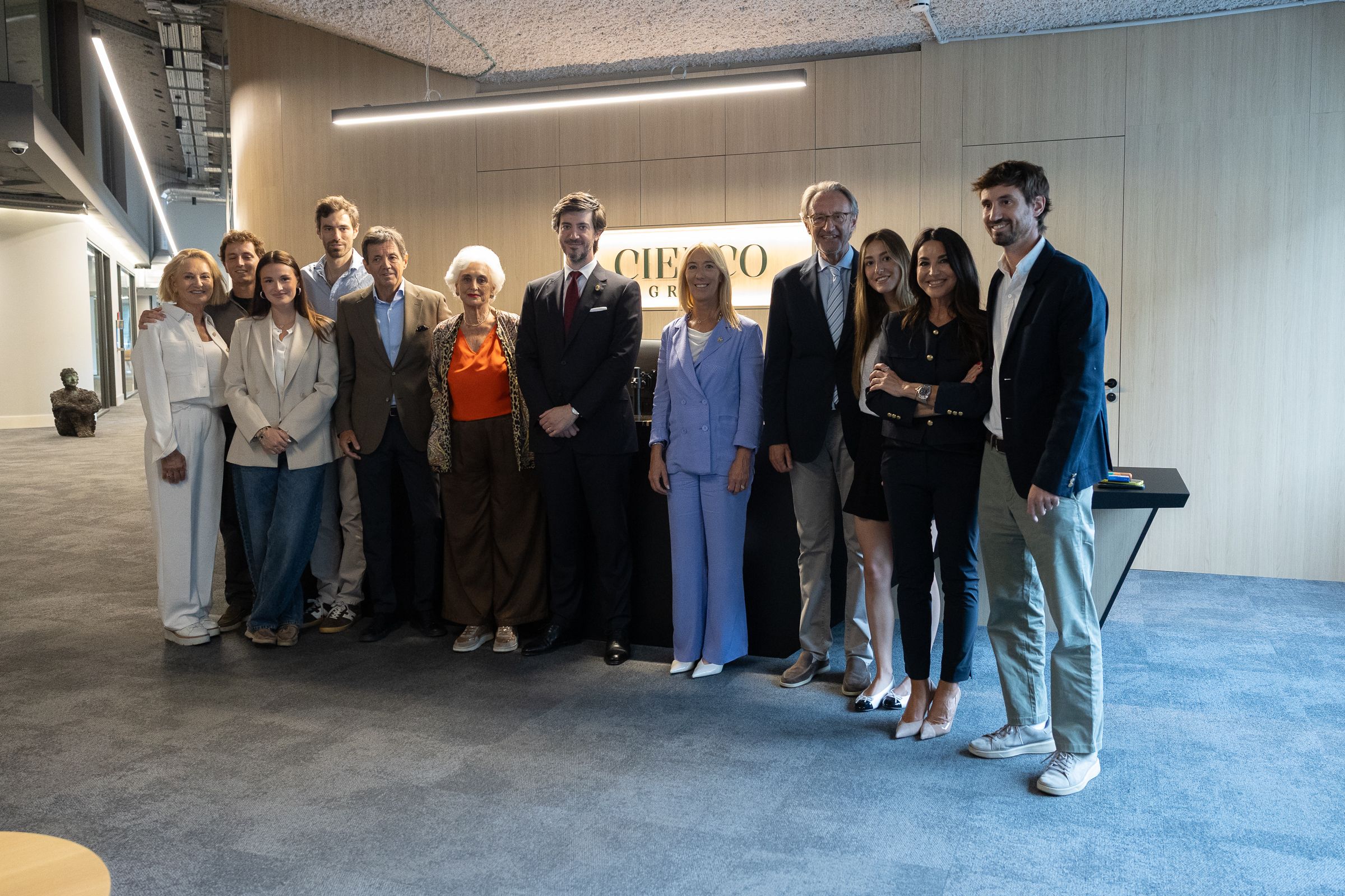 Foto de família a l'arribada dels síndics.