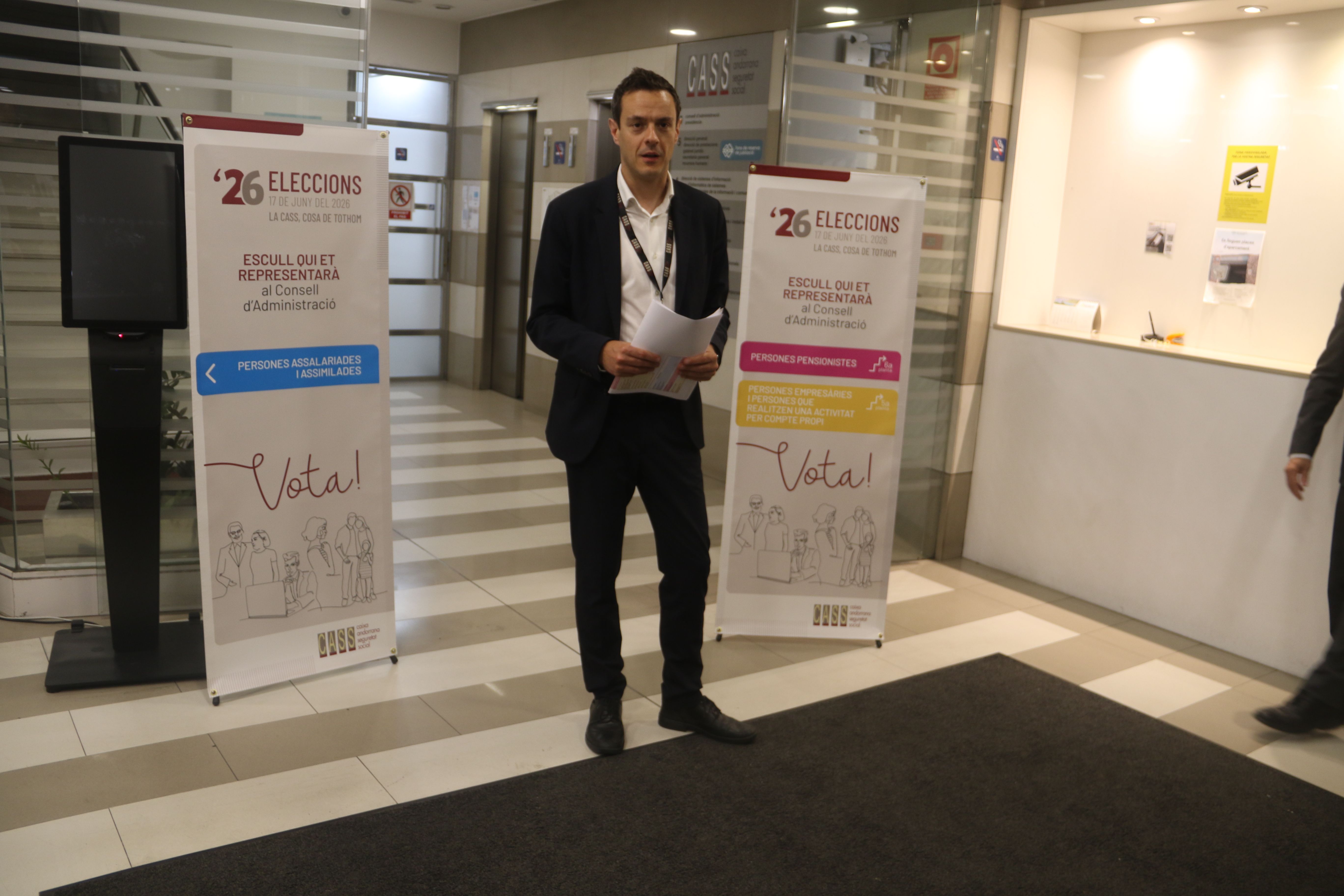 El president de la CASS, Marc Galabert, anunciant els resultats de les eleccions. El president de la CASS, Marc Galabert, anunciant els resultats de les eleccions.