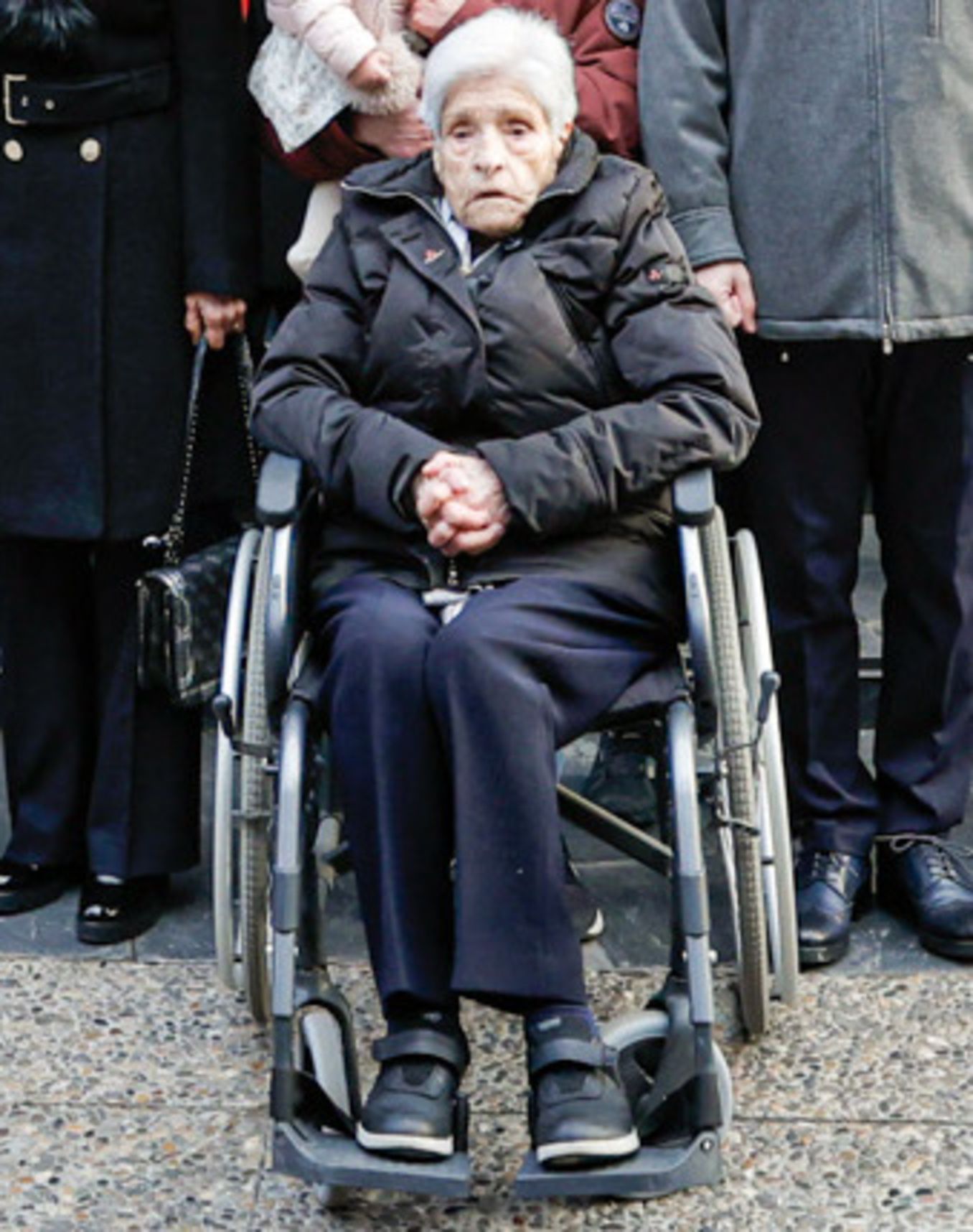 Teresa Petit durant l'homenatge al seu fill, el dia que Toni Martí va passar a donar nom al pavelló de Govern. Teresa Petit durant l'homenatge al seu fill, el dia que Toni Martí va passar a donar nom al pavelló de Govern.