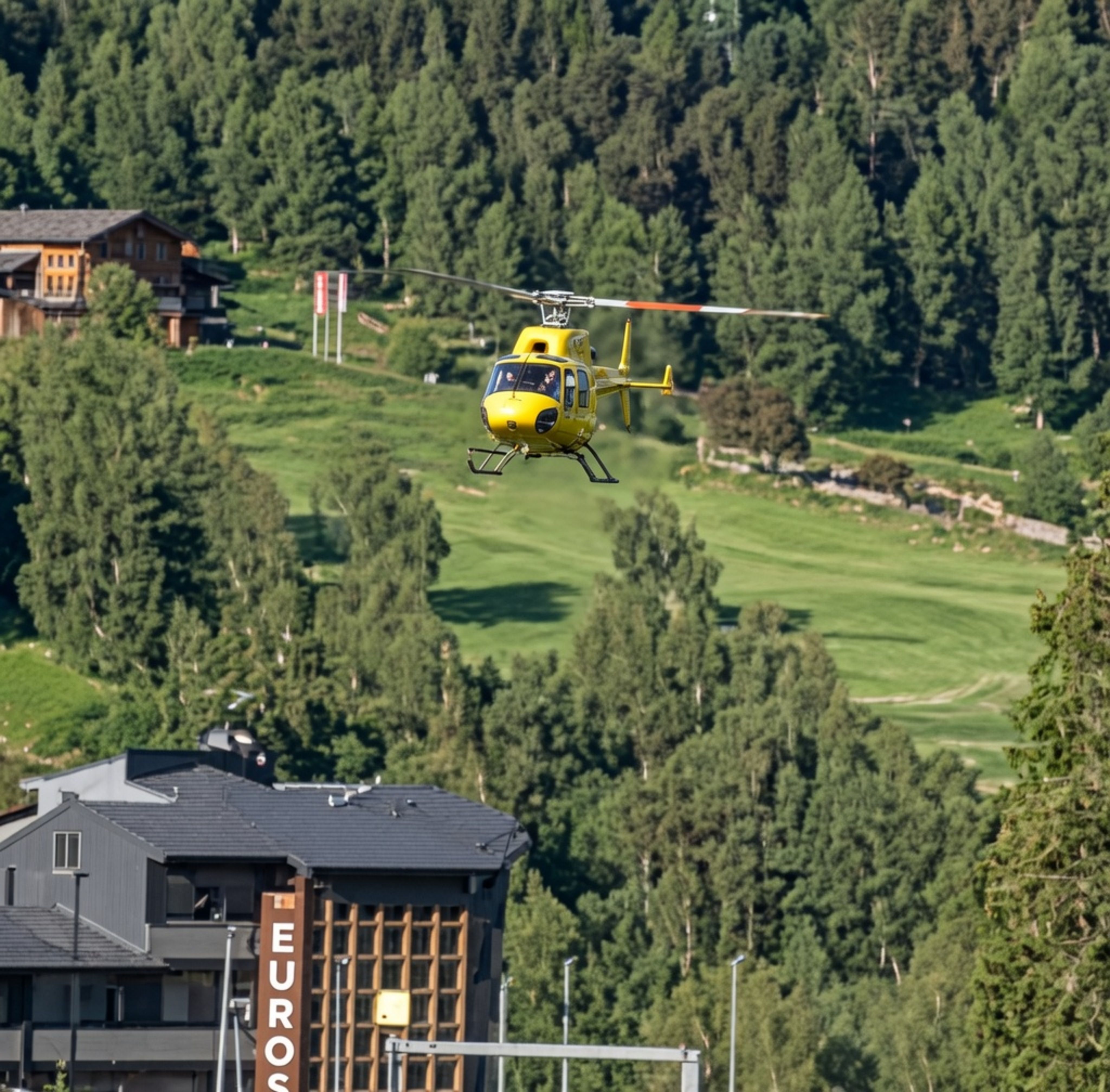 L'helicòpter que va anar a atendre el nen dilluns al matí. L'helicòpter que va anar a atendre el nen dilluns al matí.