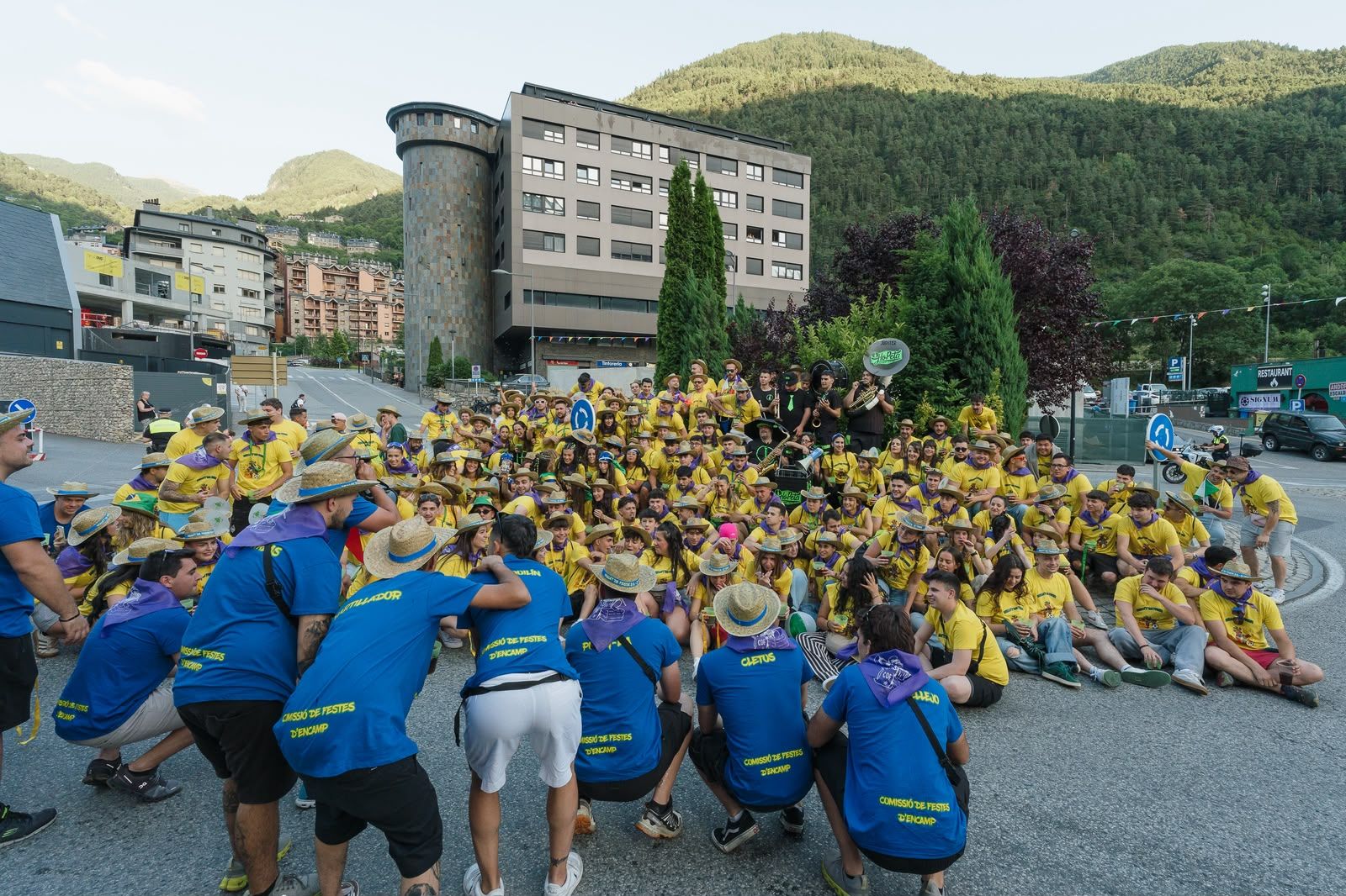 La rua ha comptat amb la participació de molta gent jove del poble. La portaveu del Sindicat, Rebeca Bonache.