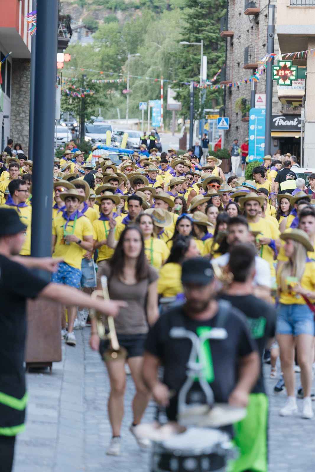 La rua ha comptat amb la participació de molta gent. La rua ha comptat amb la participació de molta gent.