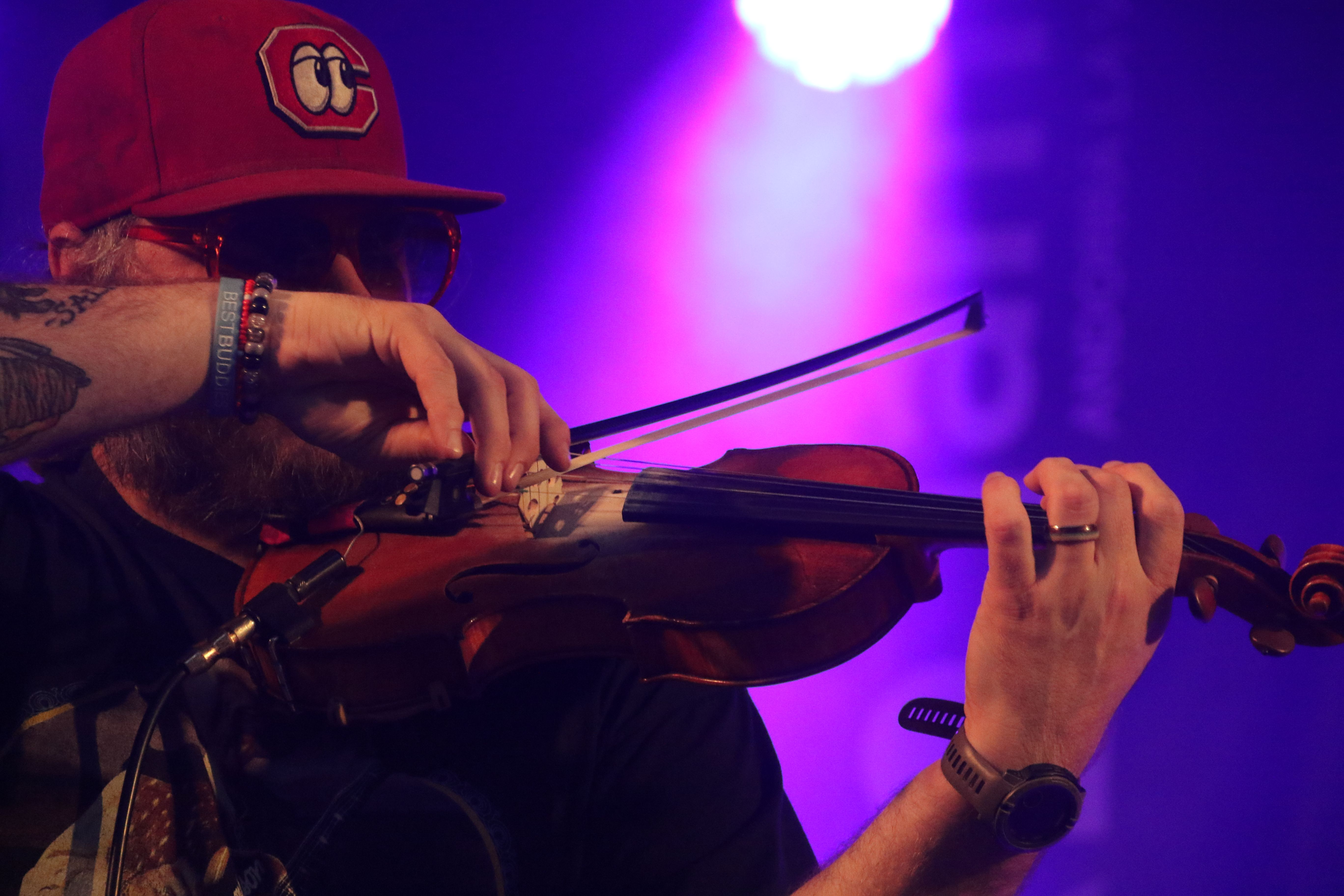 El violinista de Vandoliers en plena actuació. El violinista de Vandoliers en plena actuació.