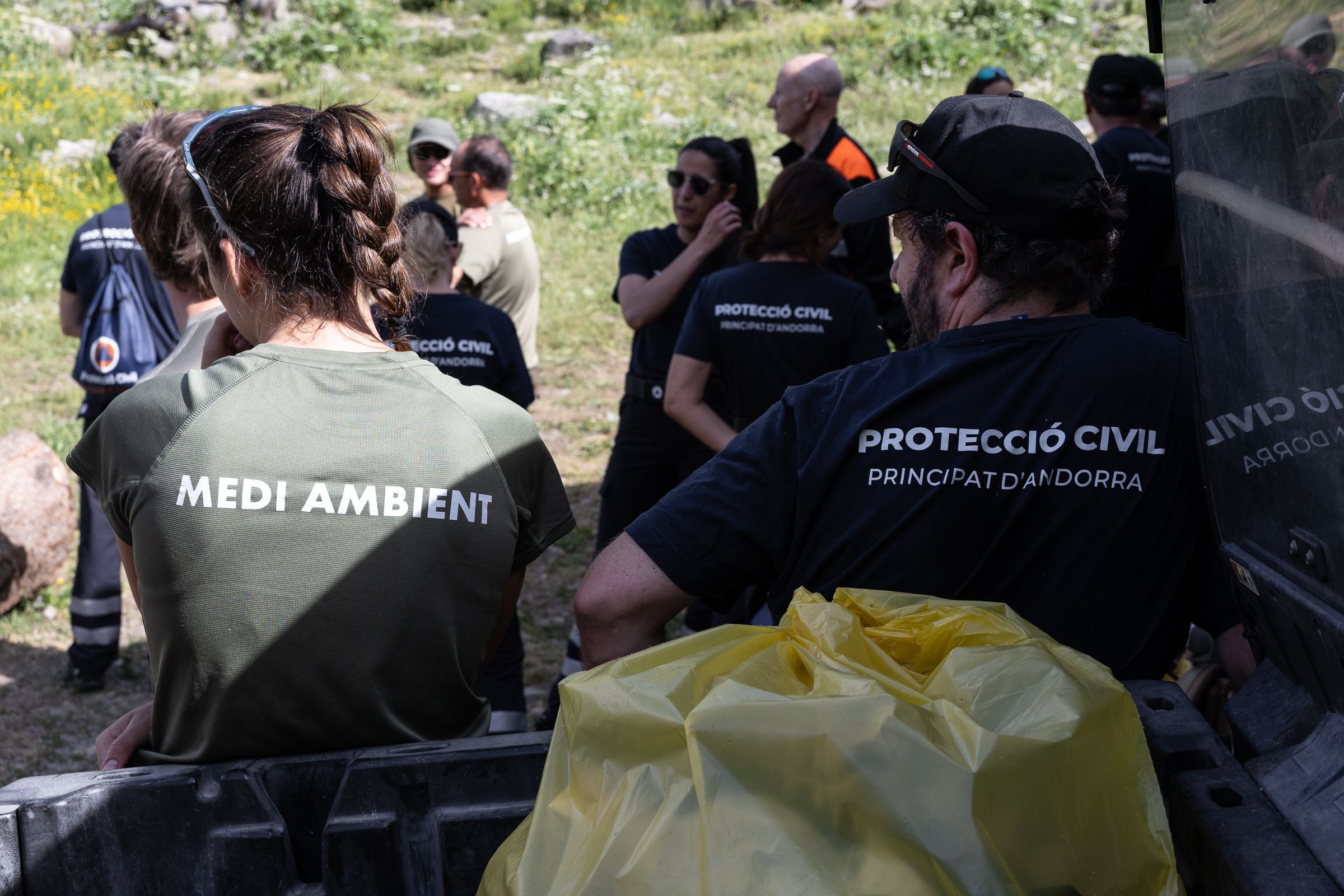 Escoltant indicacions dels organitzadors.