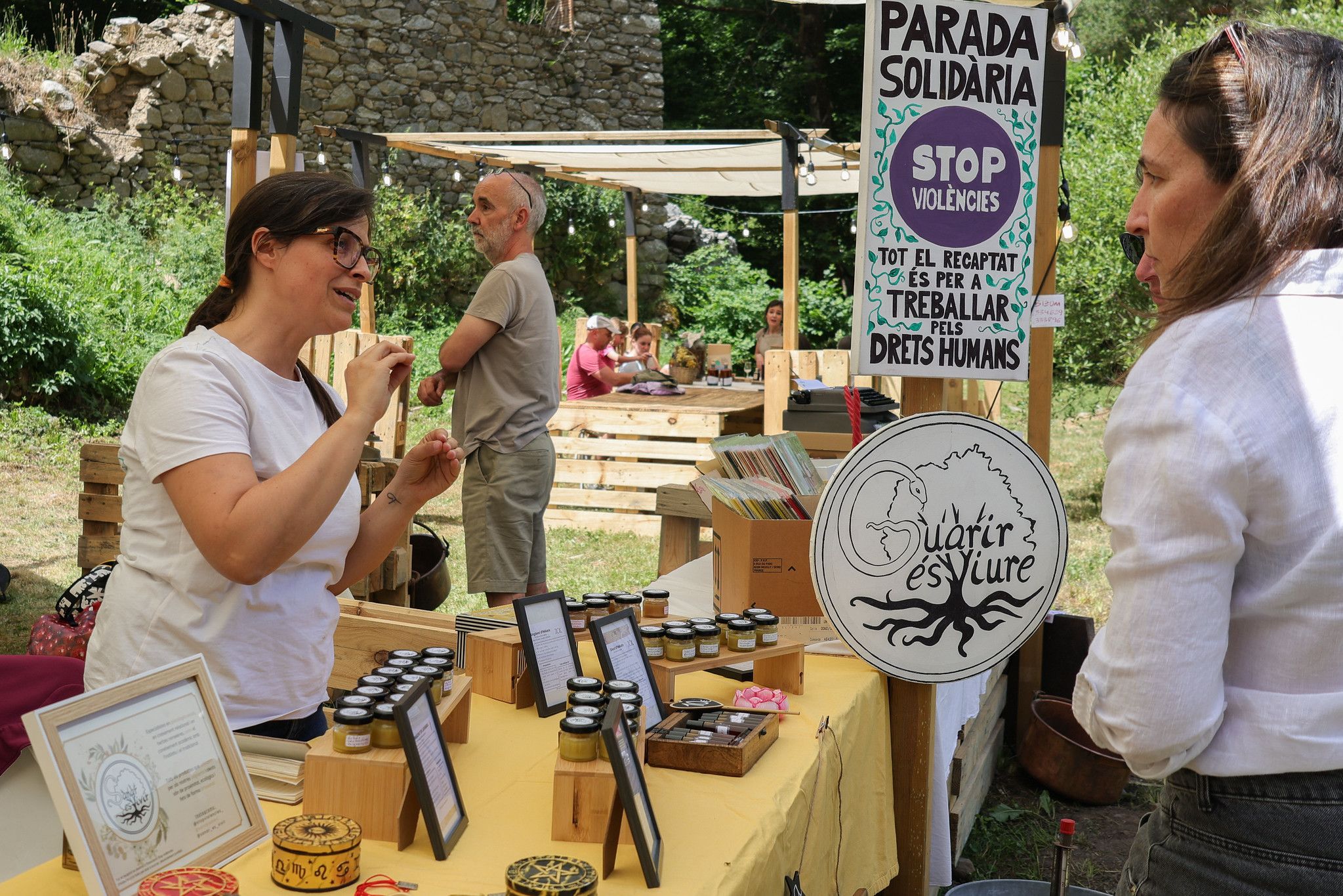 Stop Violències és una de les entitats que ha muntat parada. Stop Violències és una de les entitats que ha muntat parada.
