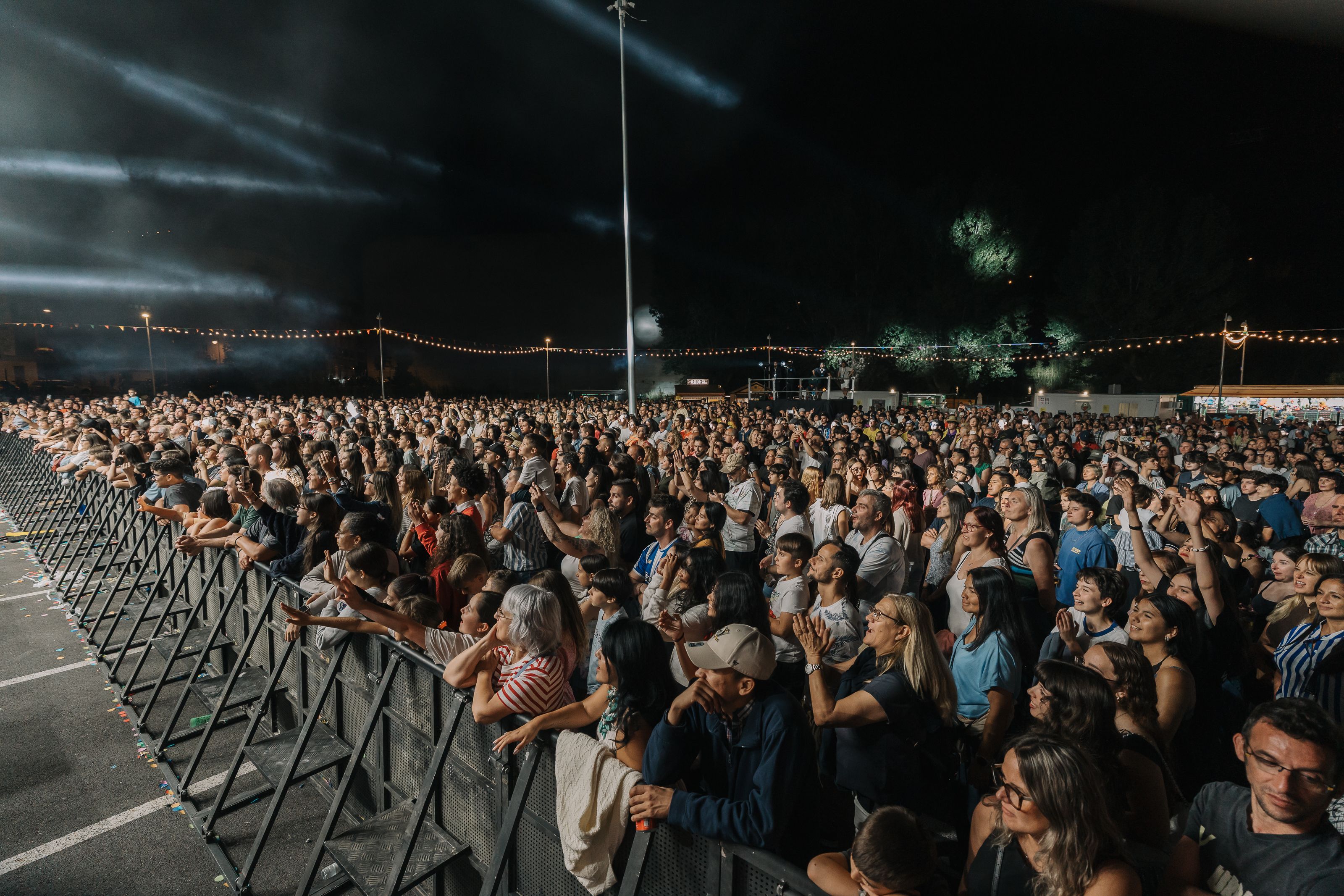 El públic va omplir l'espai de concerts. 