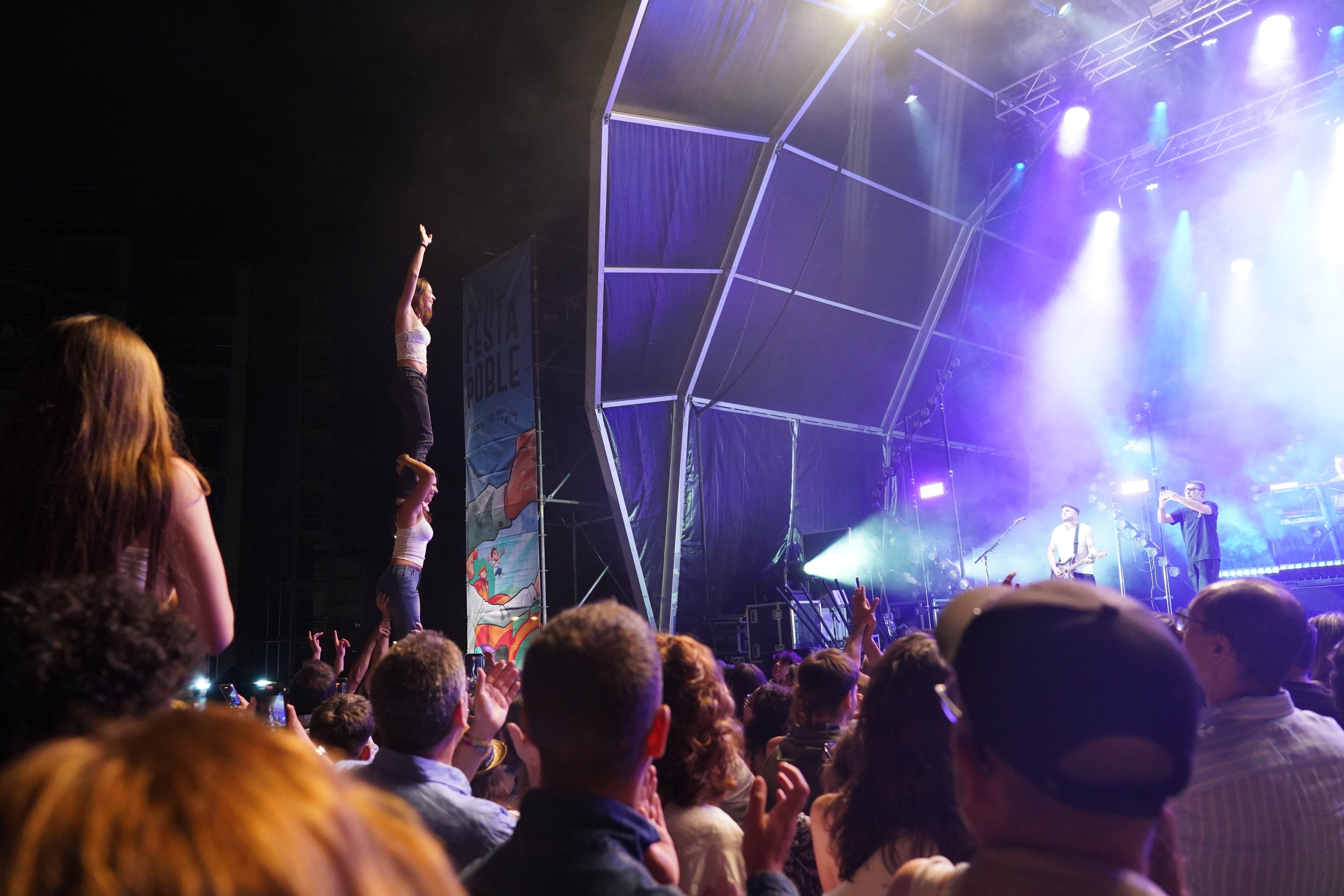 Un castell durant el concert.