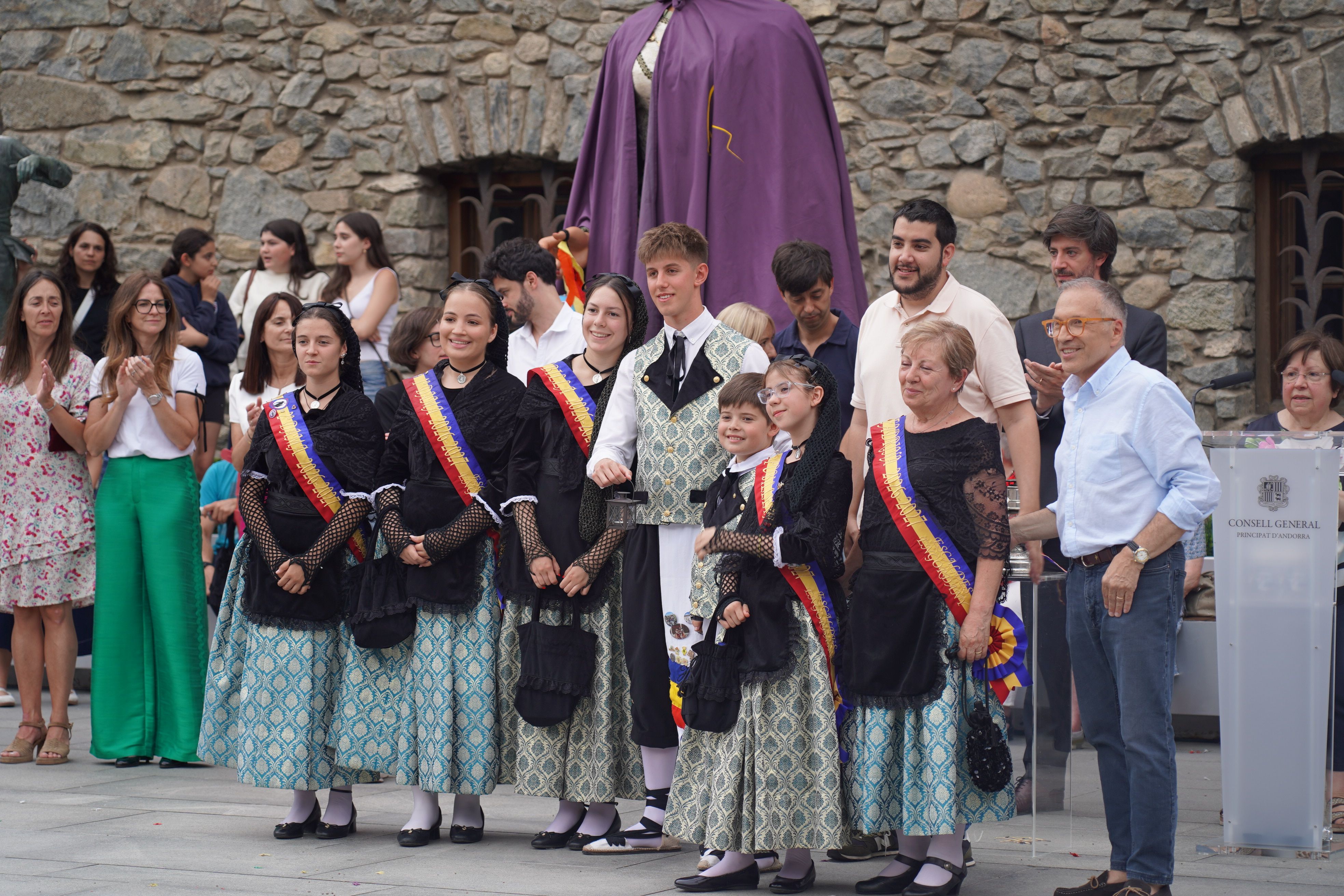 Traspàs de la flama del Canigó a Escaldes-Engordany. Traspàs de la flama del Canigó a Escaldes-Engordany.