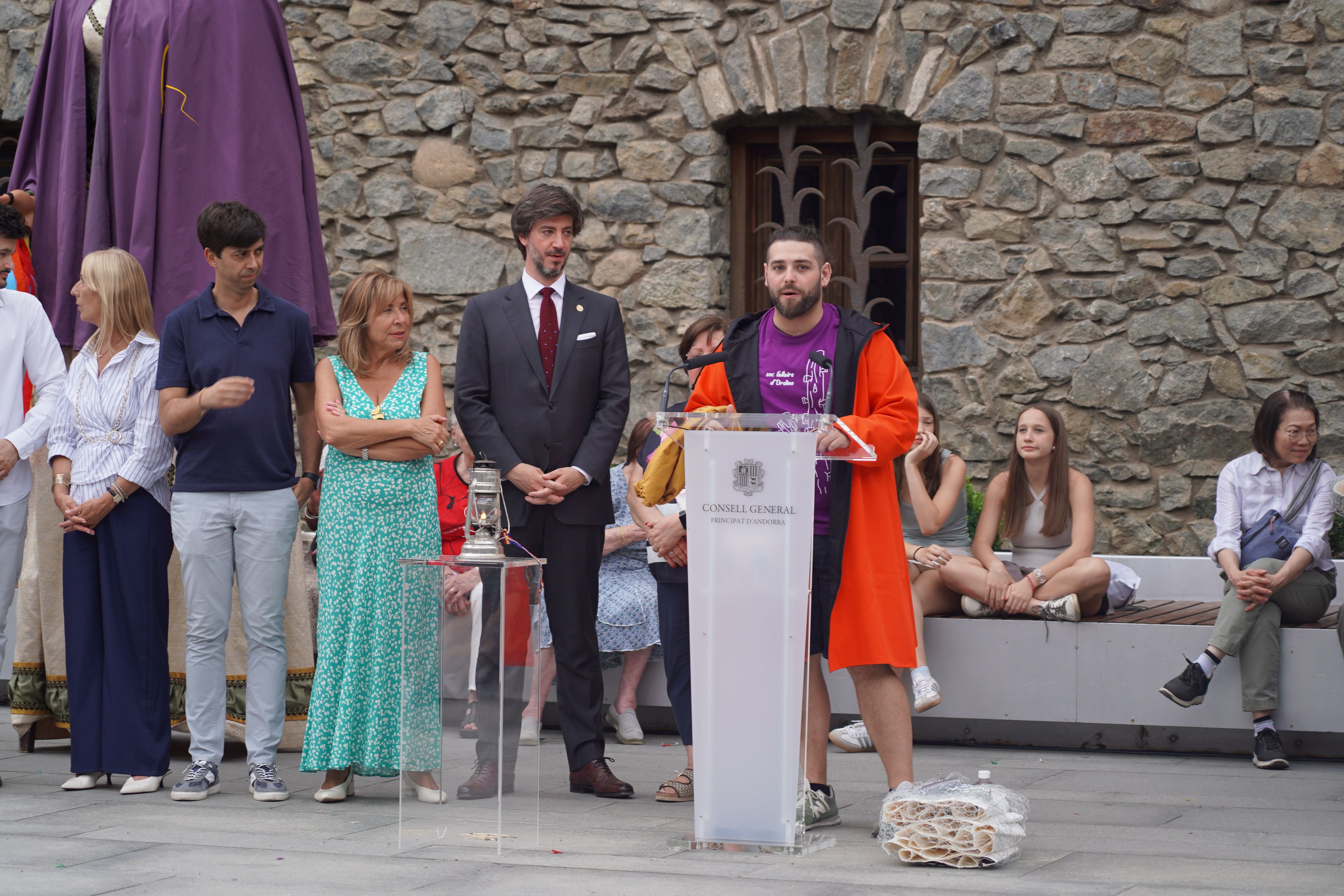El fallaire major sortint, Ferran Mata. El fallaire major sortint, Ferran Mata.