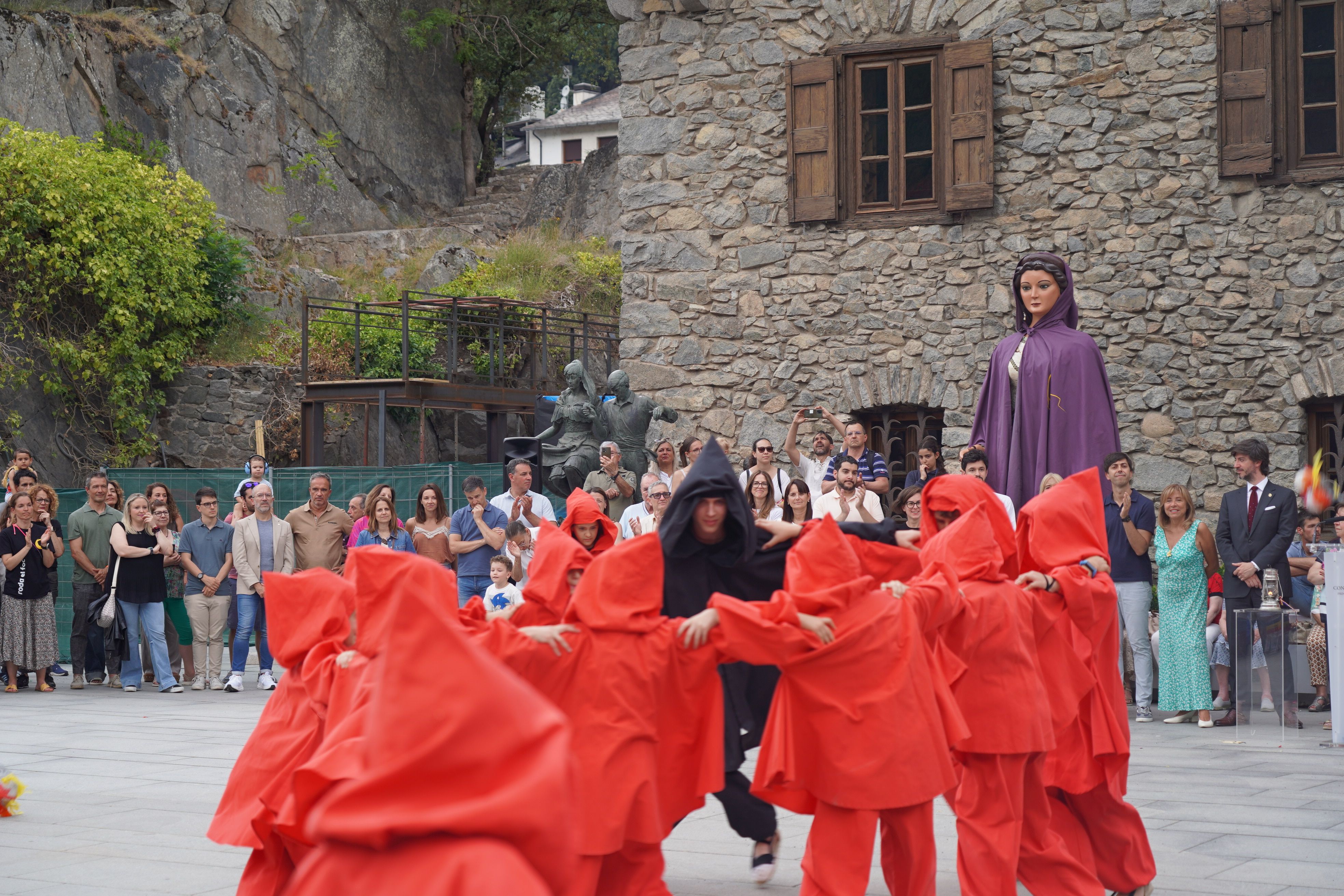 Actuació dels petits fallaires de Sant Julià de Lòria. Actuació dels petits fallaires de Sant Julià de Lòria.