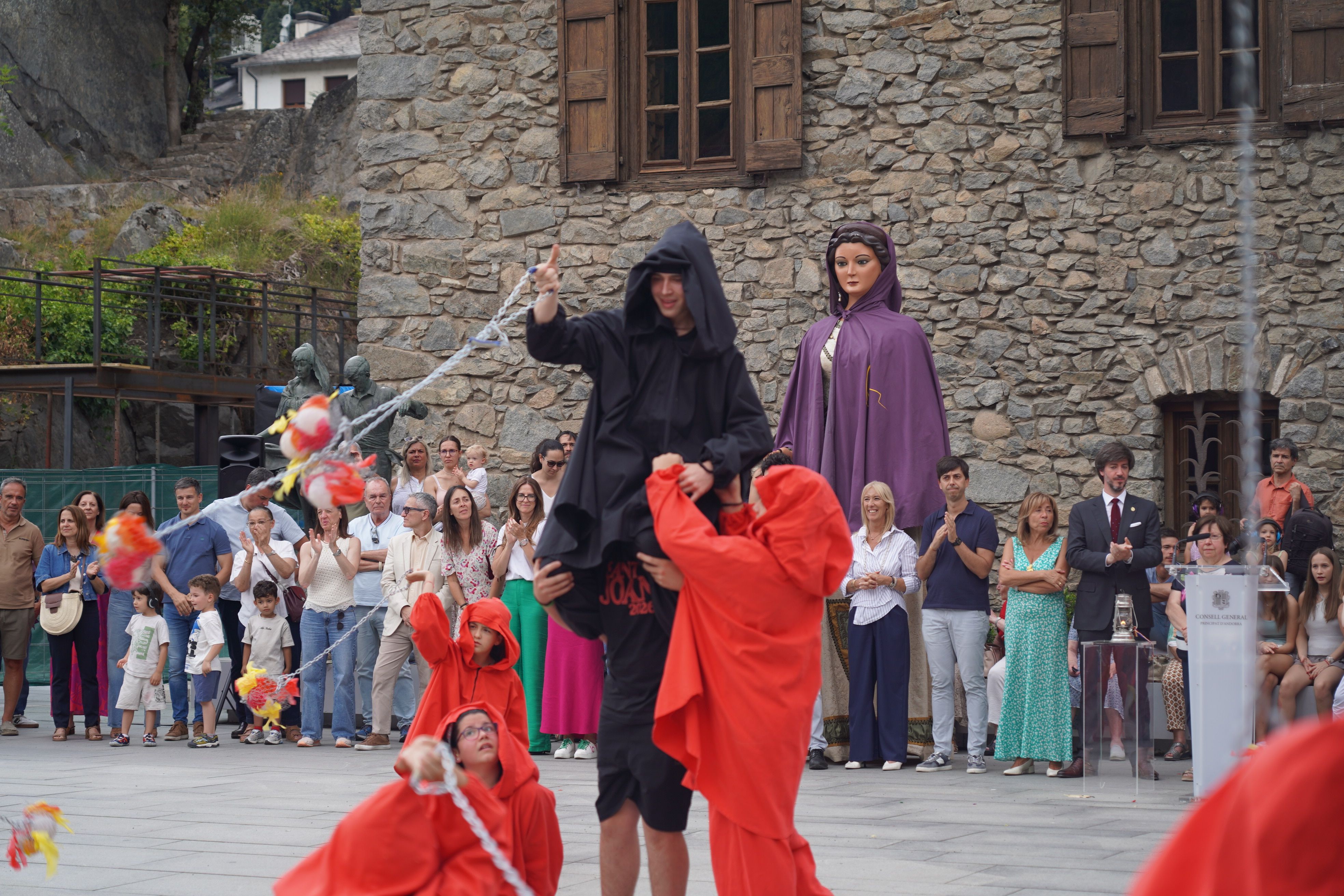 Actuació dels petits fallaires de Sant Julià de Lòria. Actuació dels petits fallaires de Sant Julià de Lòria.