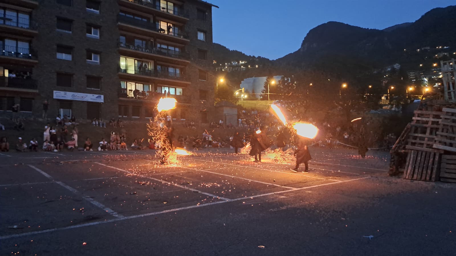 Rodant falles a Encamp. Rodant falles a Encamp.
