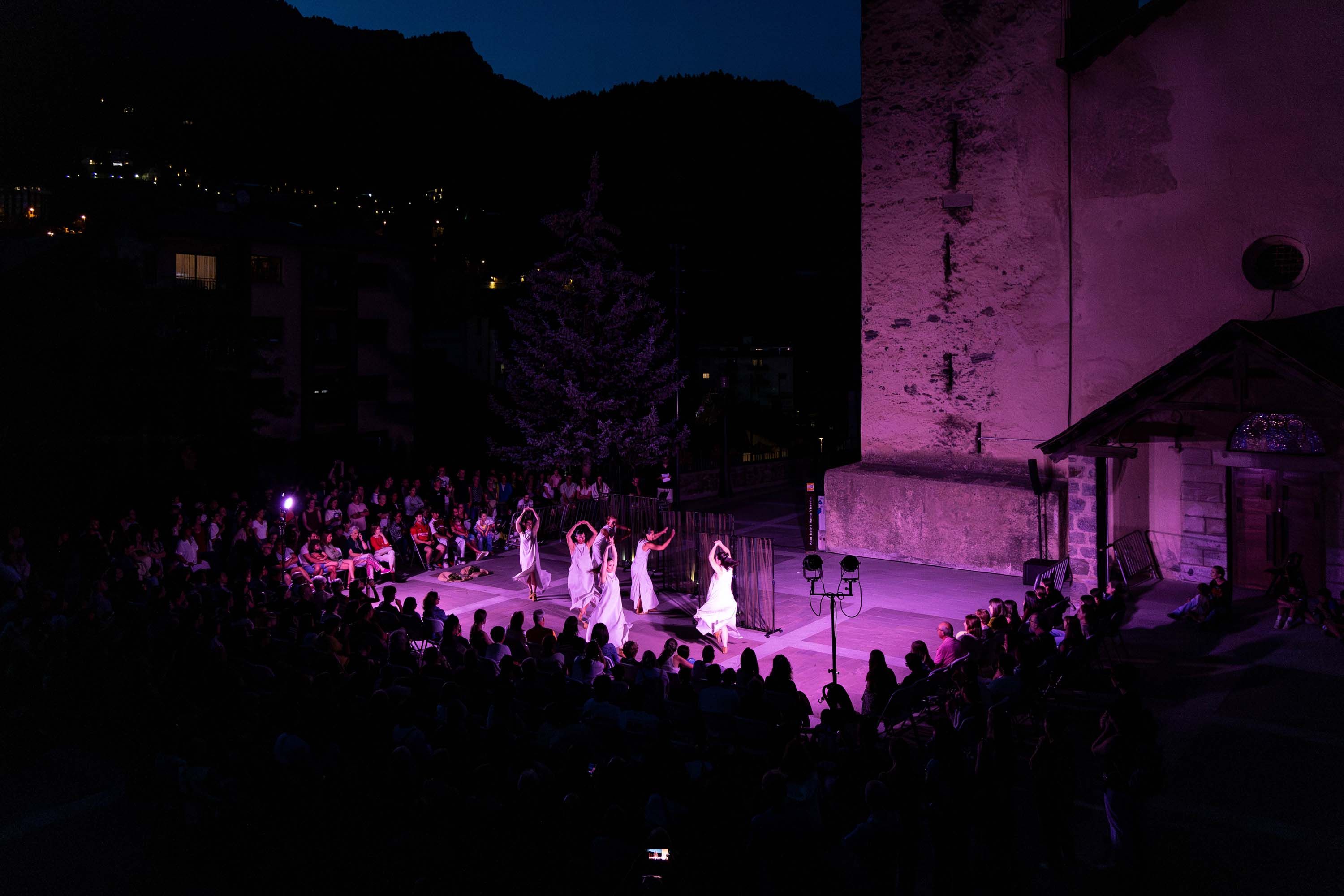 Representació de 'Dones de llegenda' a la Massana. Representació de 'Dones de llegenda' a la Massana.
