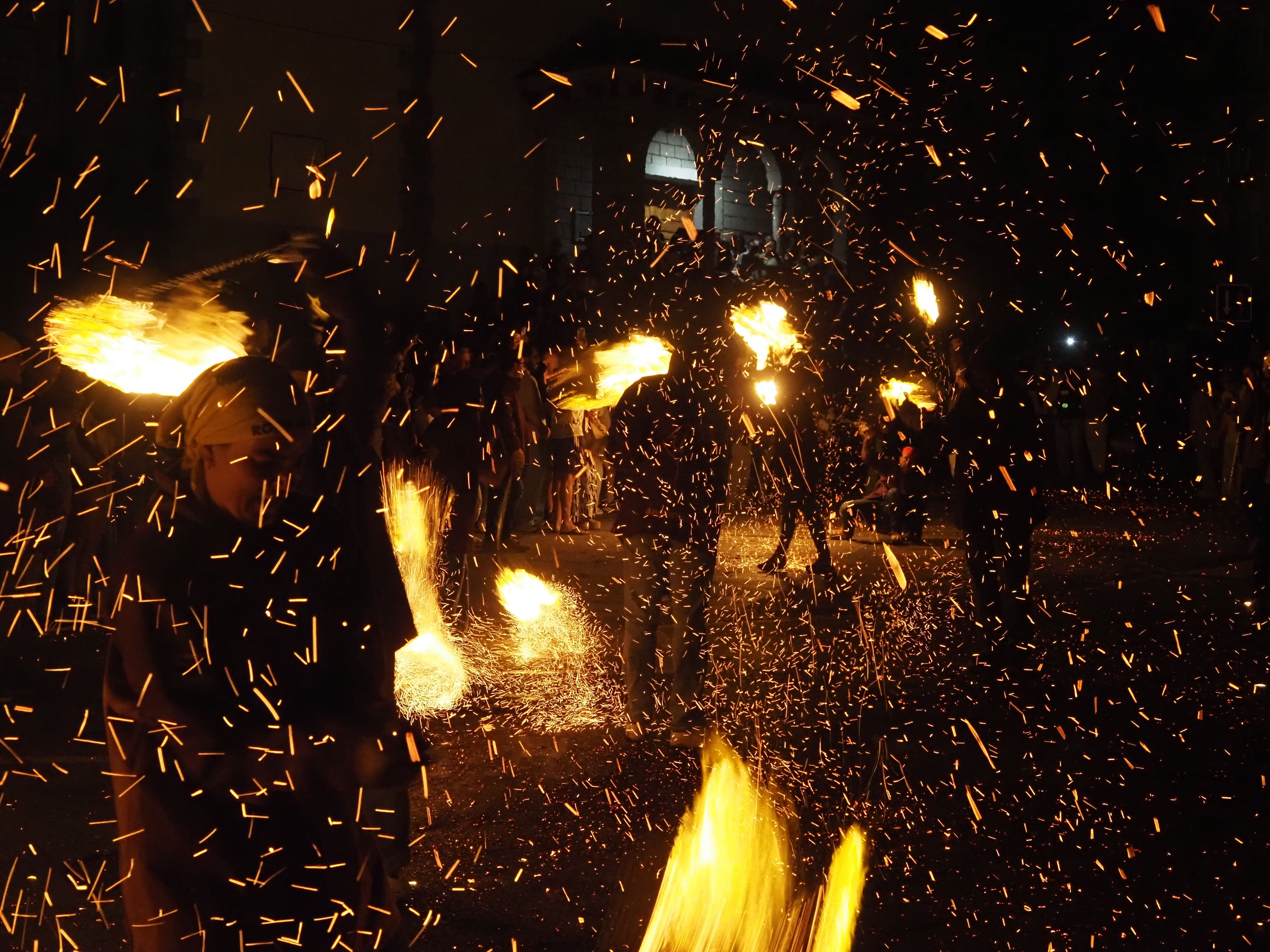 Guspires de les falles d'Andorra la Vella. Guspires de les falles d'Andorra la Vella.