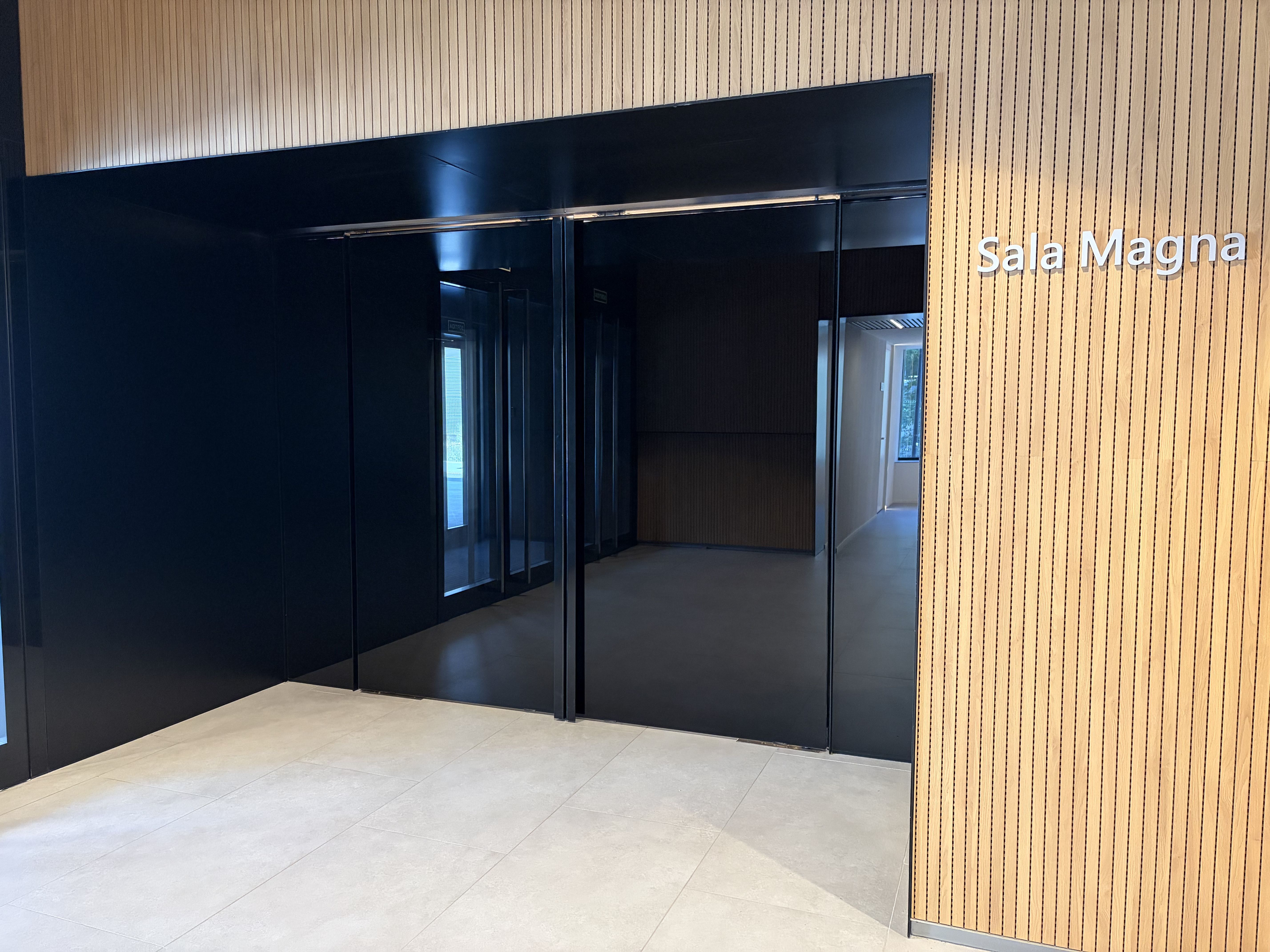 Les vistes orals del Tribunal Superior es duen a terme a la Sala Magna.