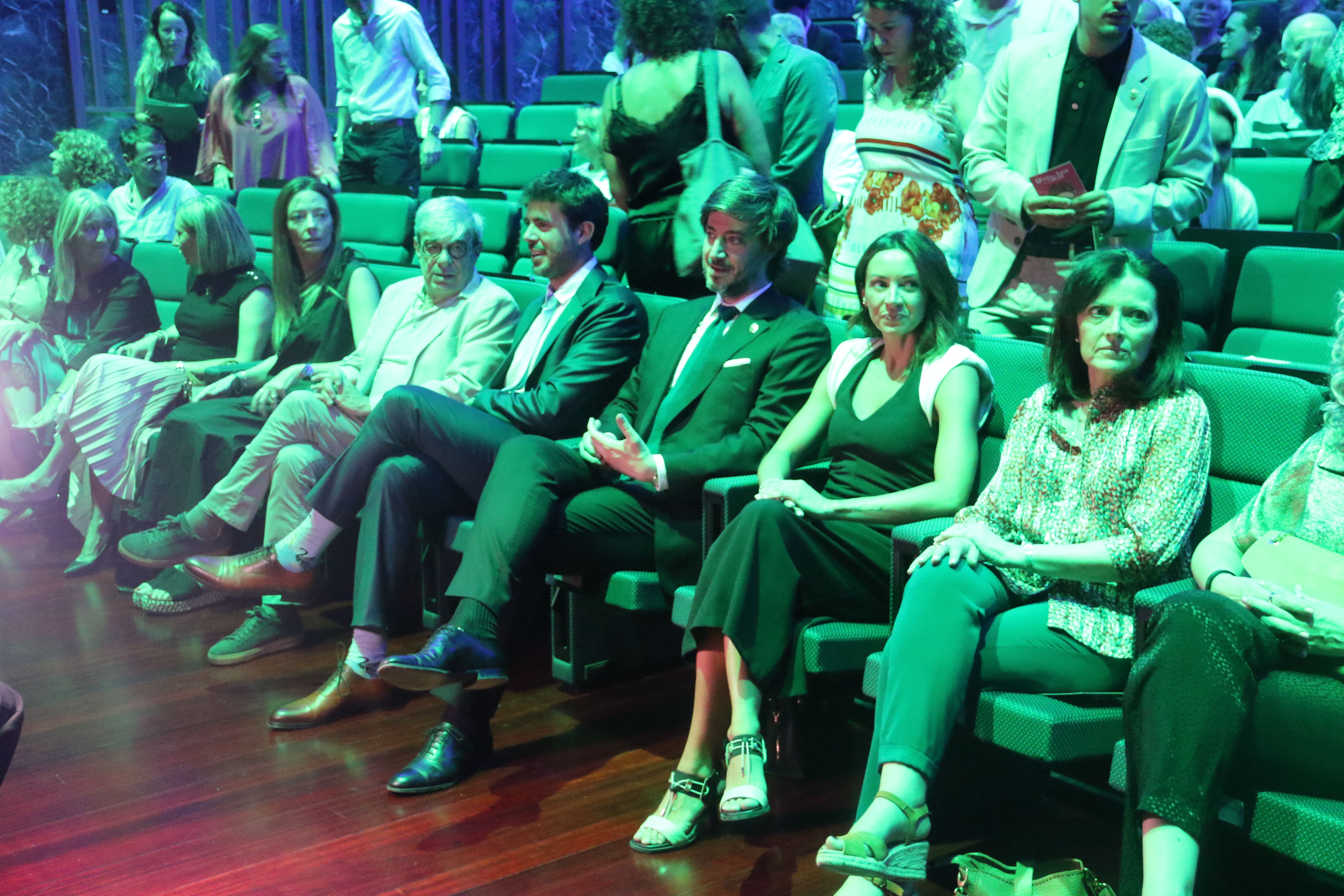 Primera fila de les autoritats.