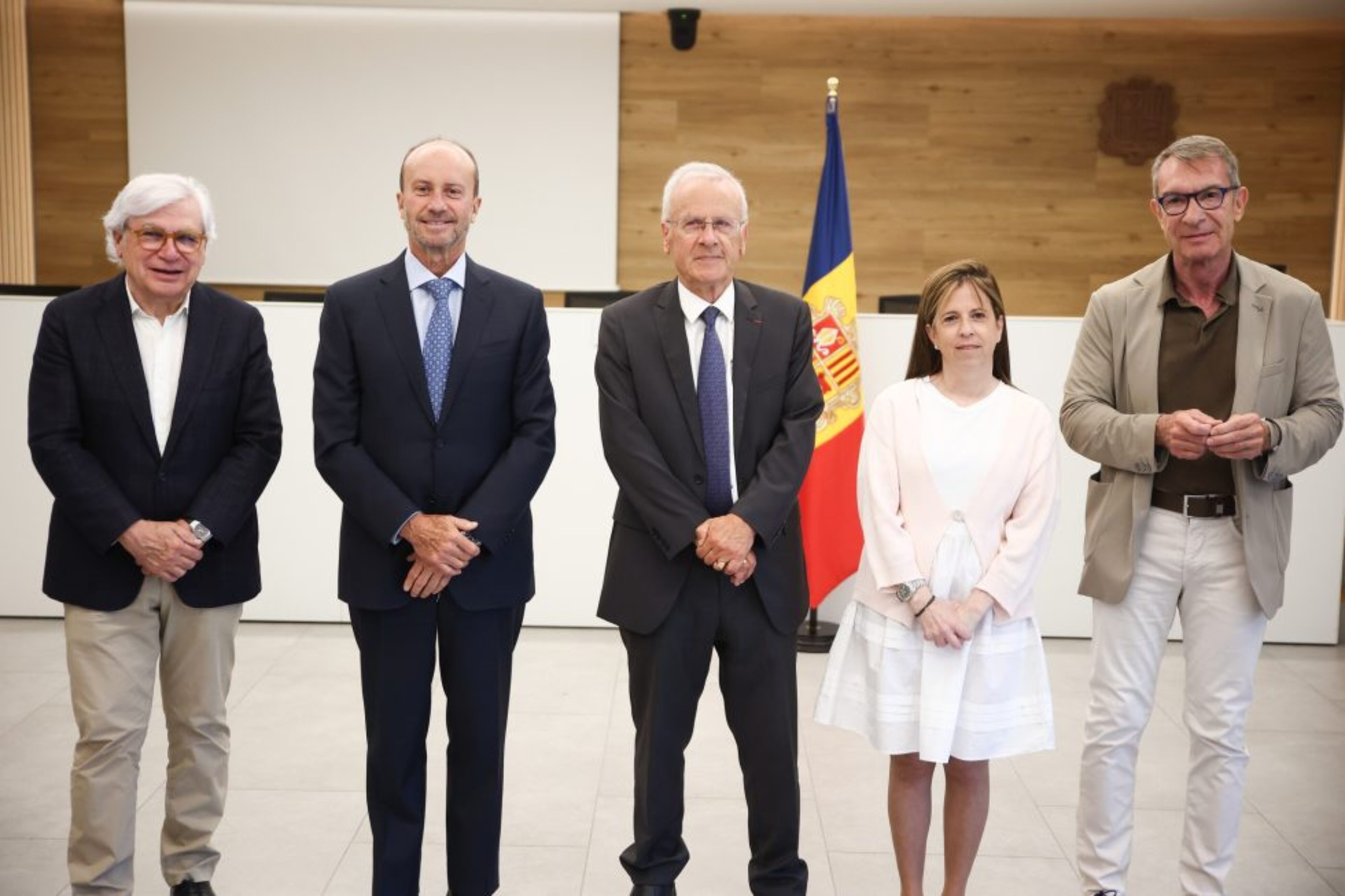 Els membres del Consell Superior amb Yves Picod.