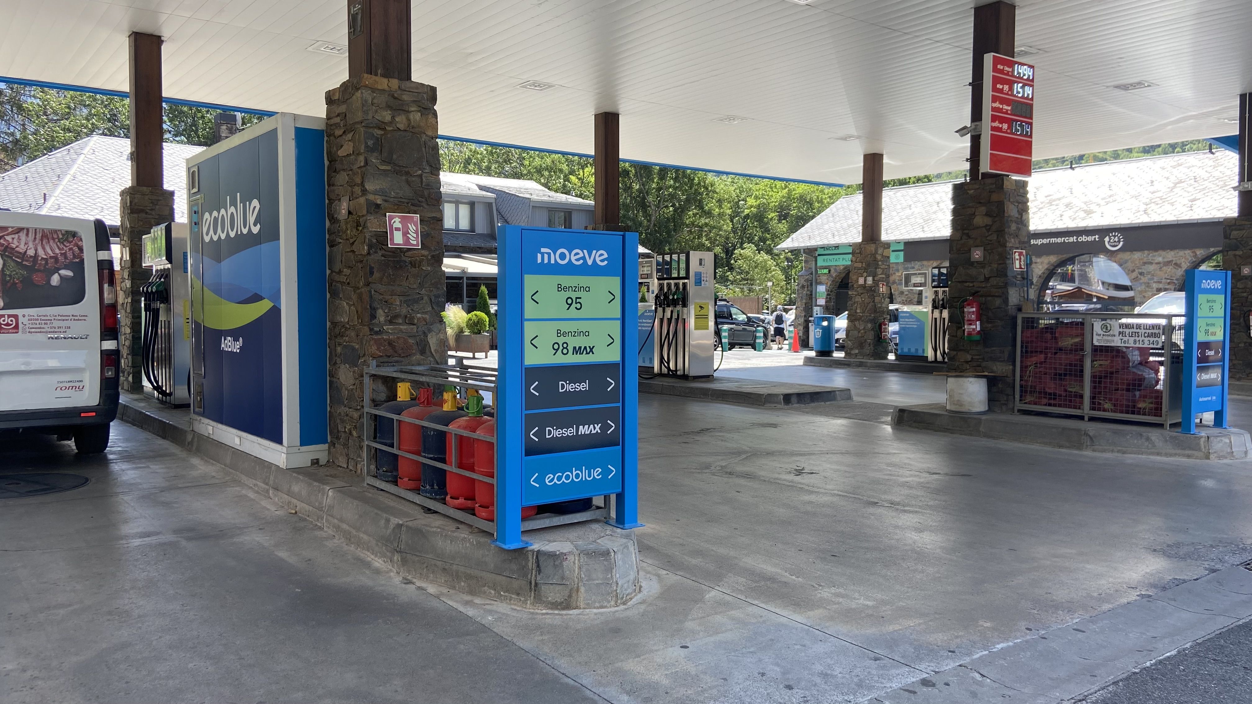 Preus de carburants a una benzinera del centre del país.
