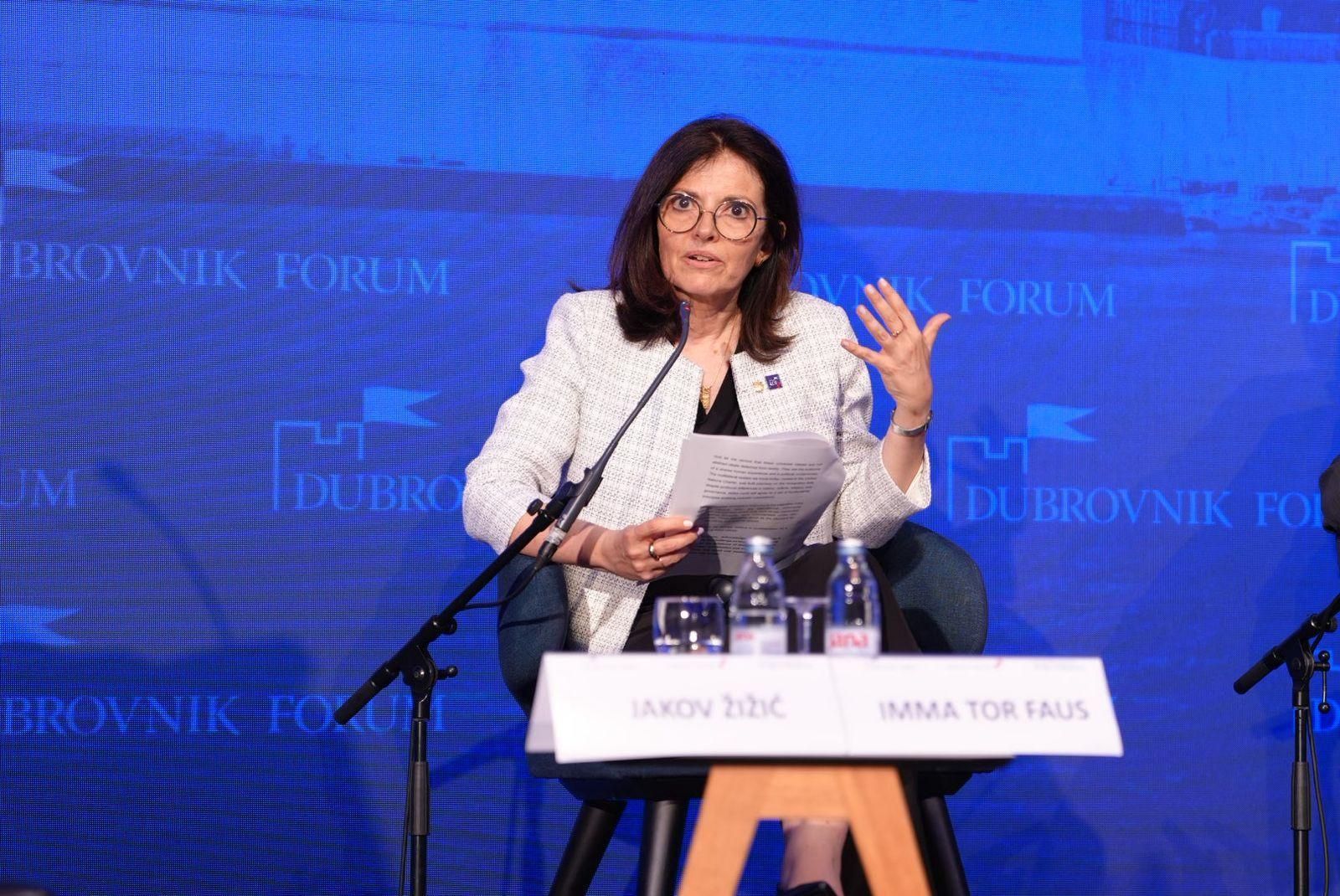La ministra Imma Tor durant la seva intervenció.