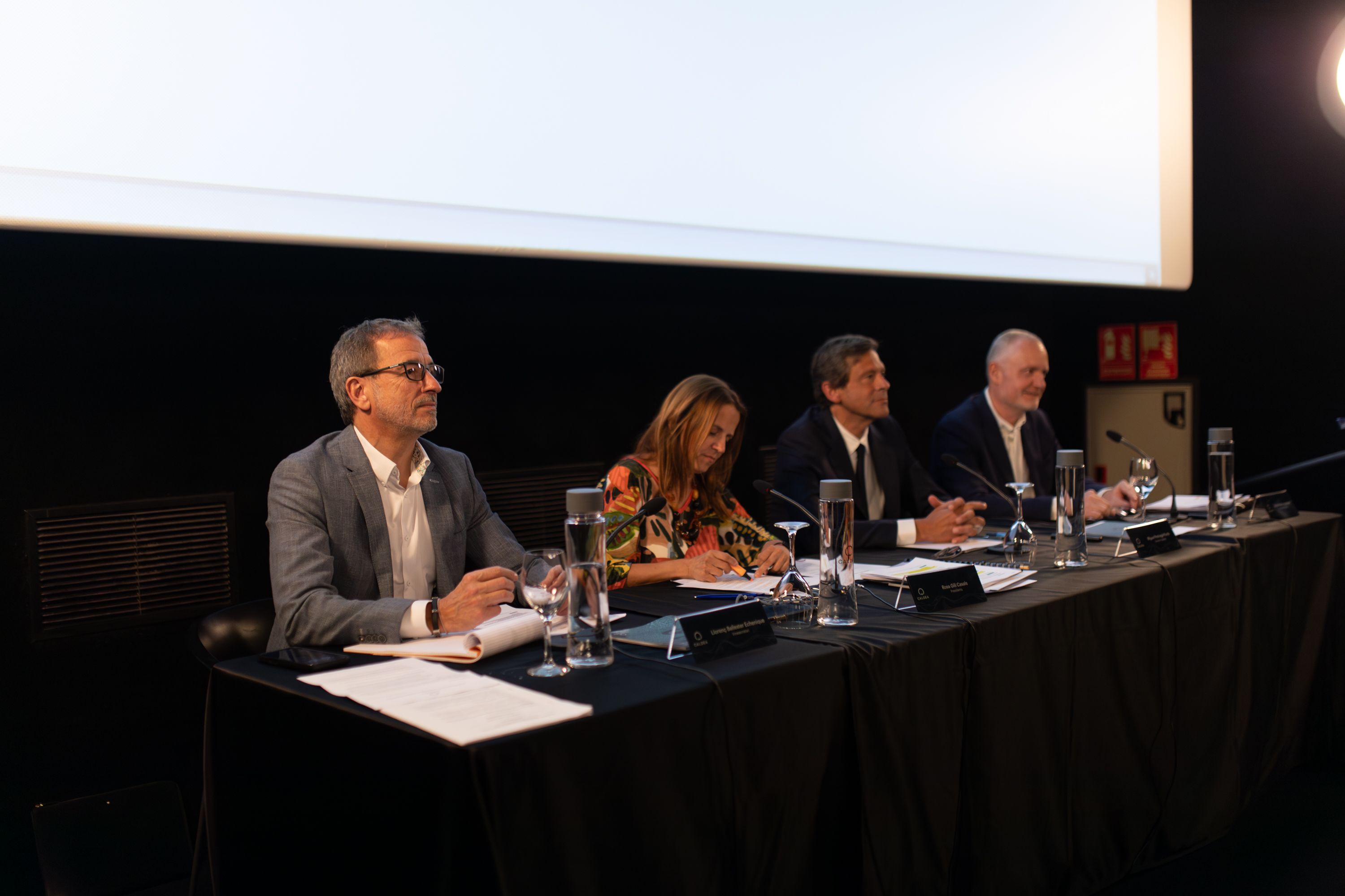 Els membres del consell d'administració amb Gili i Pedregal al centre.