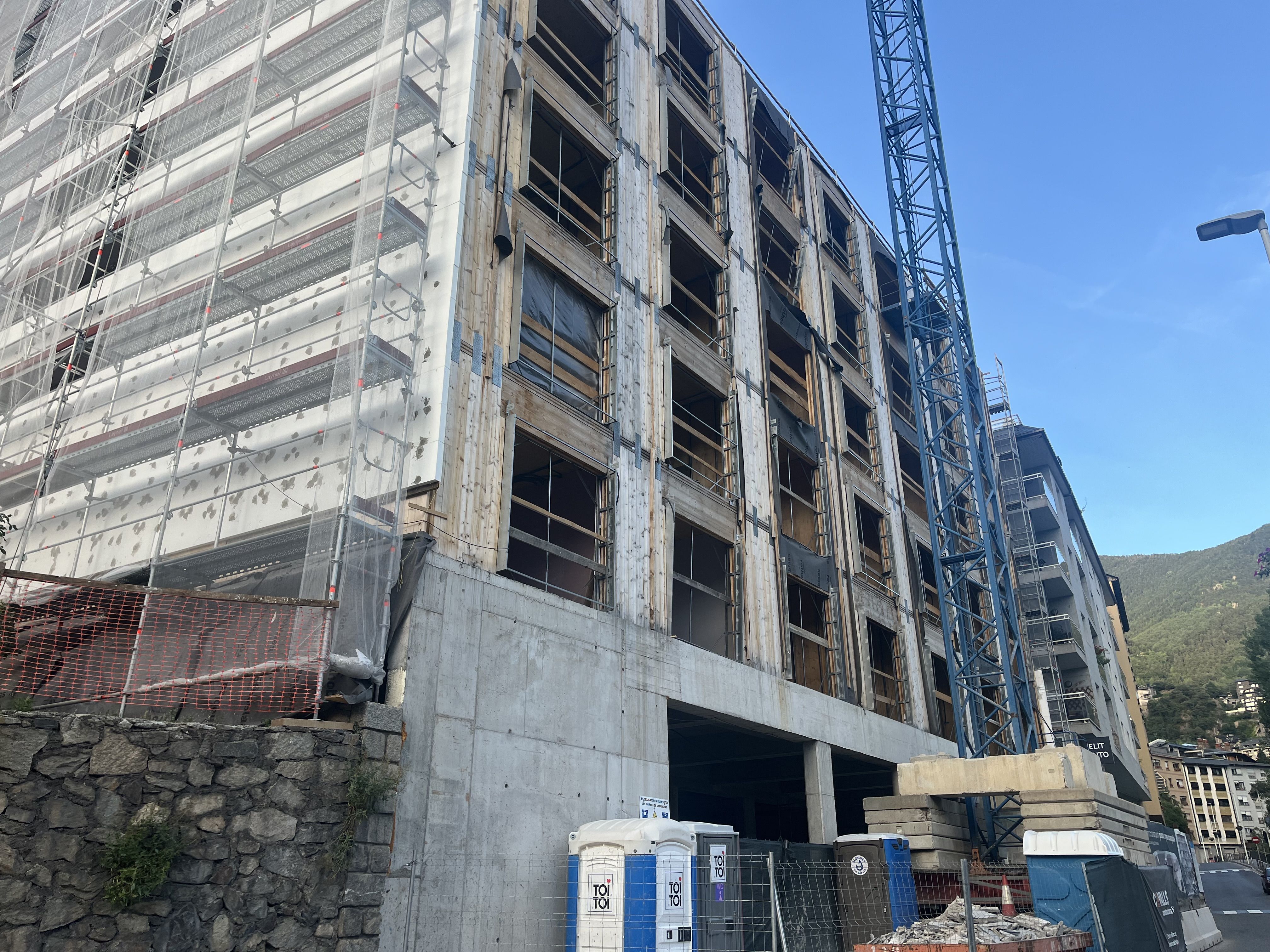 Estat actual de les obres dels pisos de l’avinguda del Pessebre d’Escaldes-Engordany, aquest dimecres.