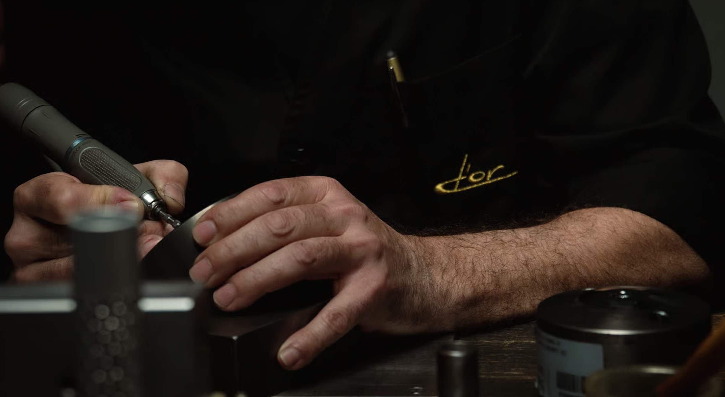 Un artesà D'Or Joiers.