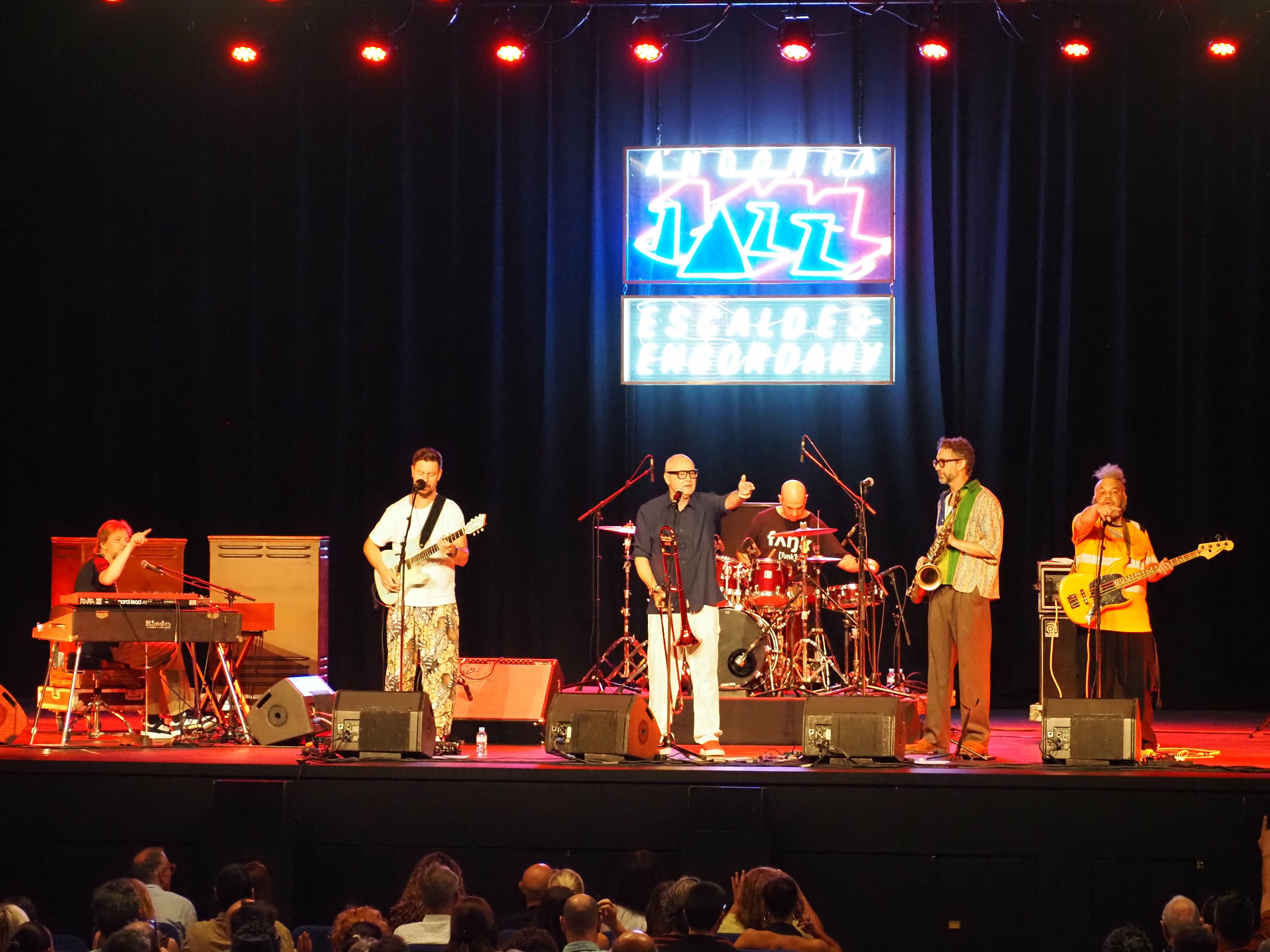 Un instant del concert de Nils Landgren i la Funk Unit. Un instant del concert de Nils Landgren i la Funk Unit.