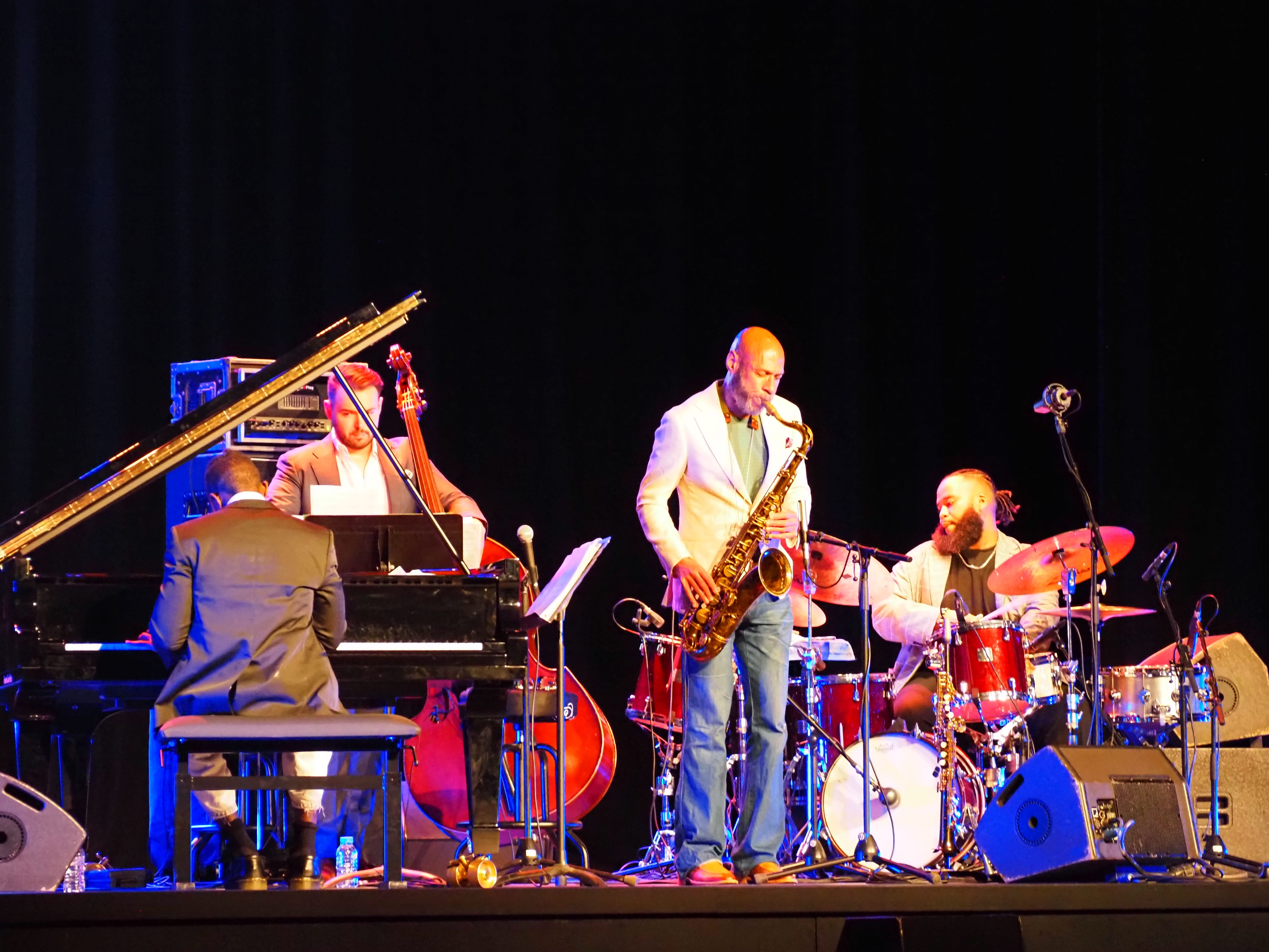 Un instant del concert de Joshua Redman Quartet. Un instant del concert de Joshua Redman Quartet.
