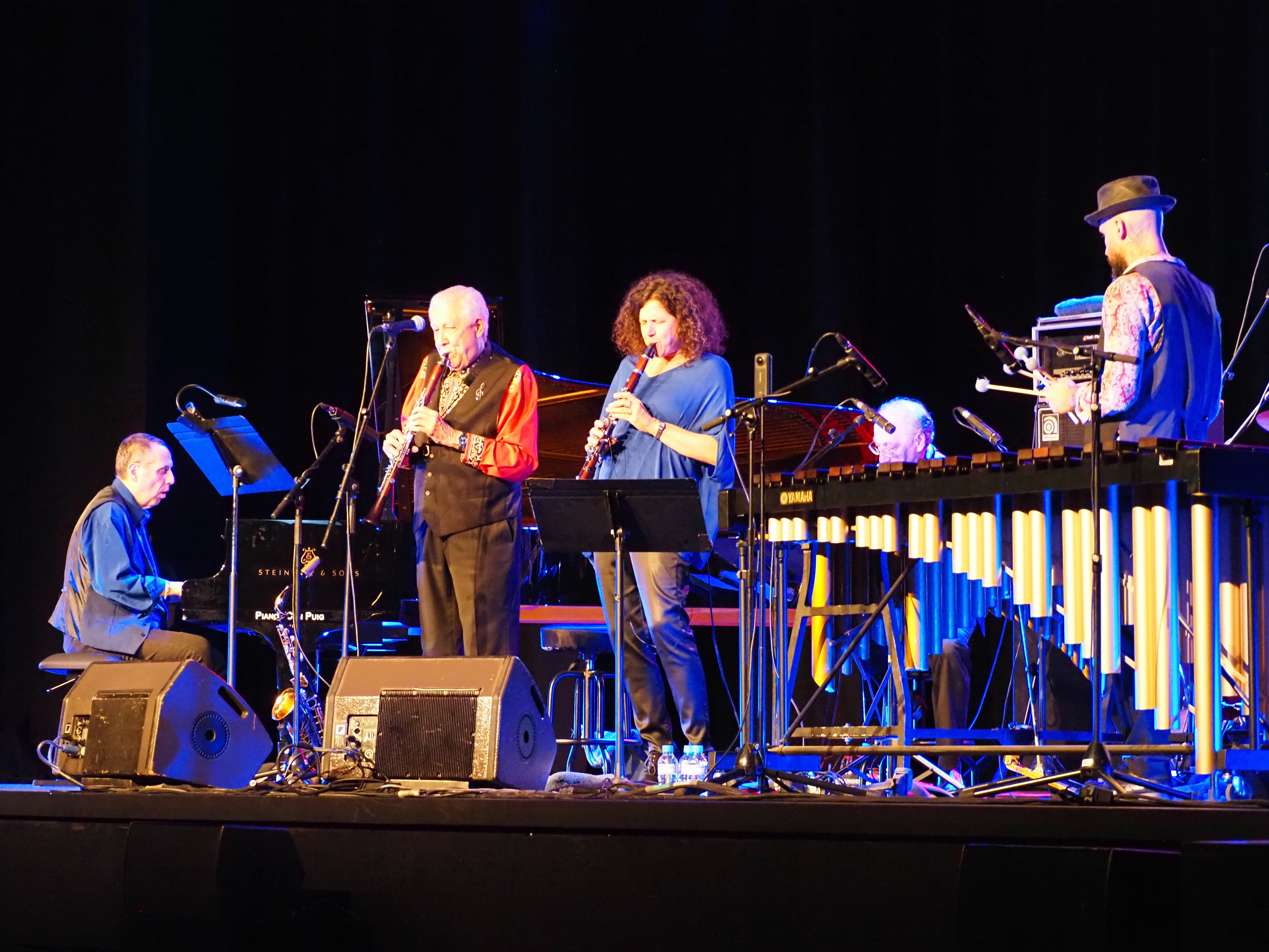 Paquito D'Rivera i Anat Cohen durant l'actuació al Festival de Jazz d'Escaldes. Paquito D'Rivera i Anat Cohen durant l'actuació al Festival de Jazz d'Escaldes.