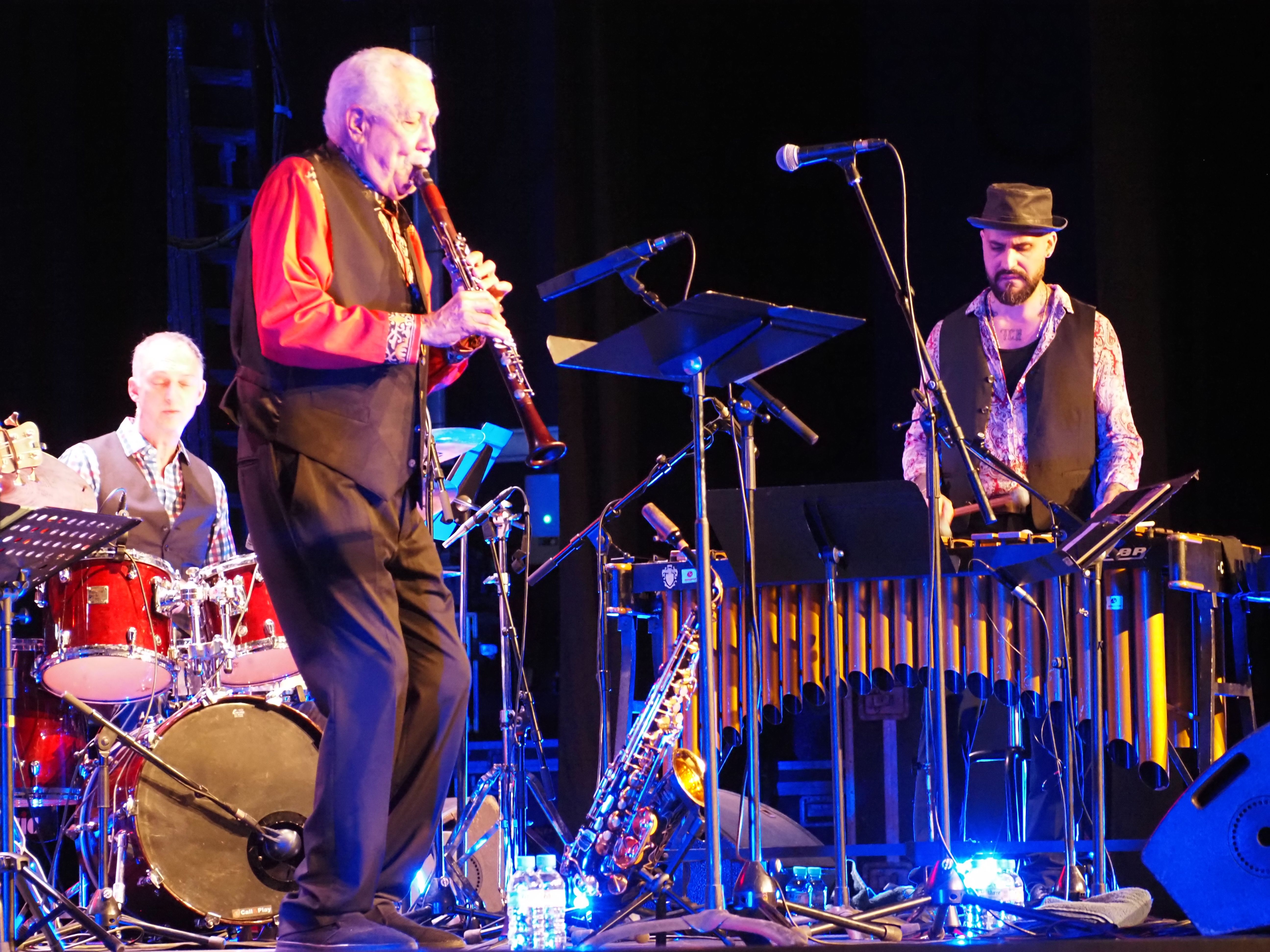 Paquito D'Rivera en un moment del concert. Paquito D'Rivera en un moment del concert.