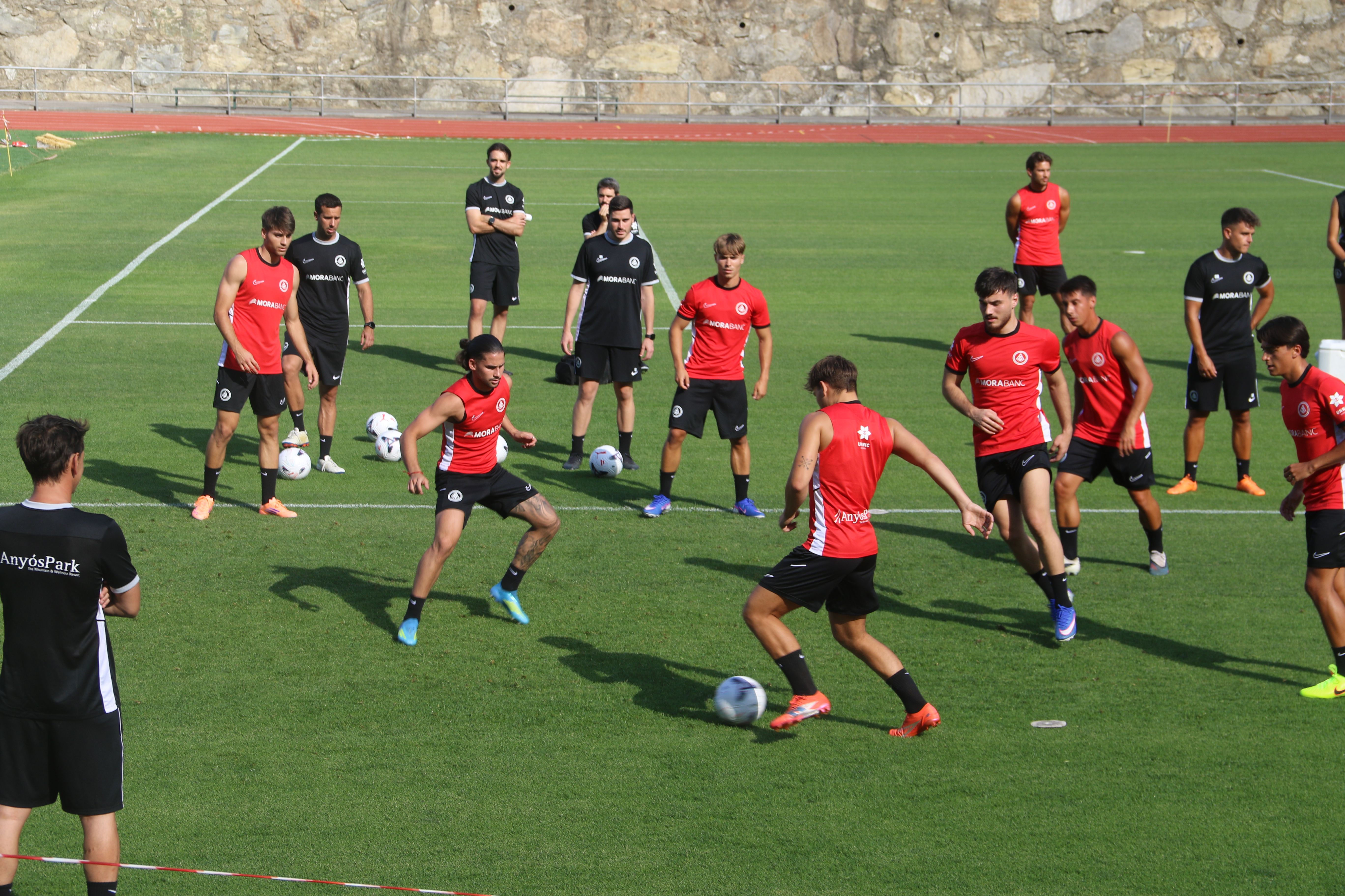 Un dels rondos de la primera sessió de pretemporada. Un dels rondos de la primera sessió de pretemporada.