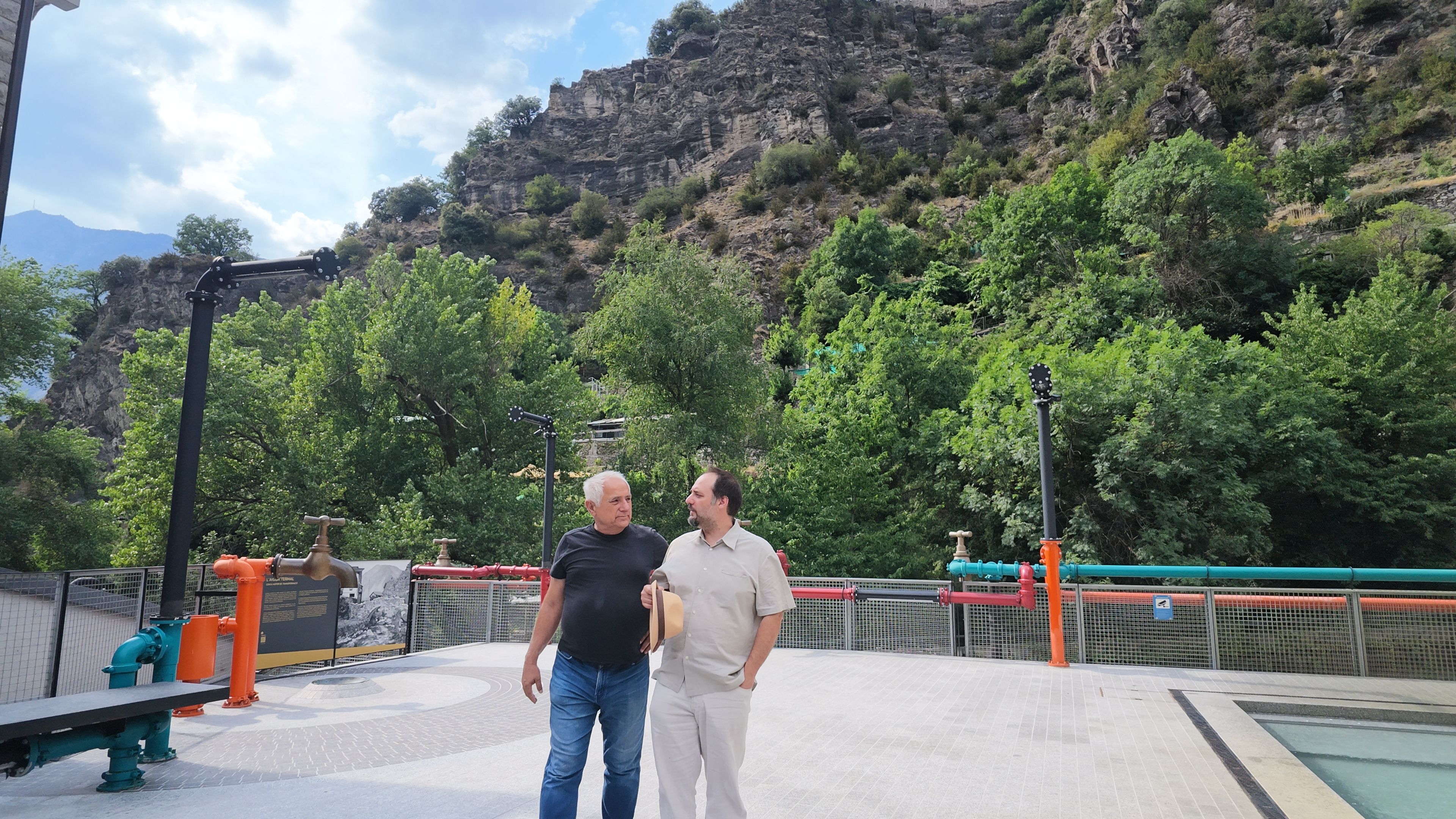 Hans Hornik i Ramon Tena, aquest dimecres. La portaveu del Sindicat, Rebeca Bonache.