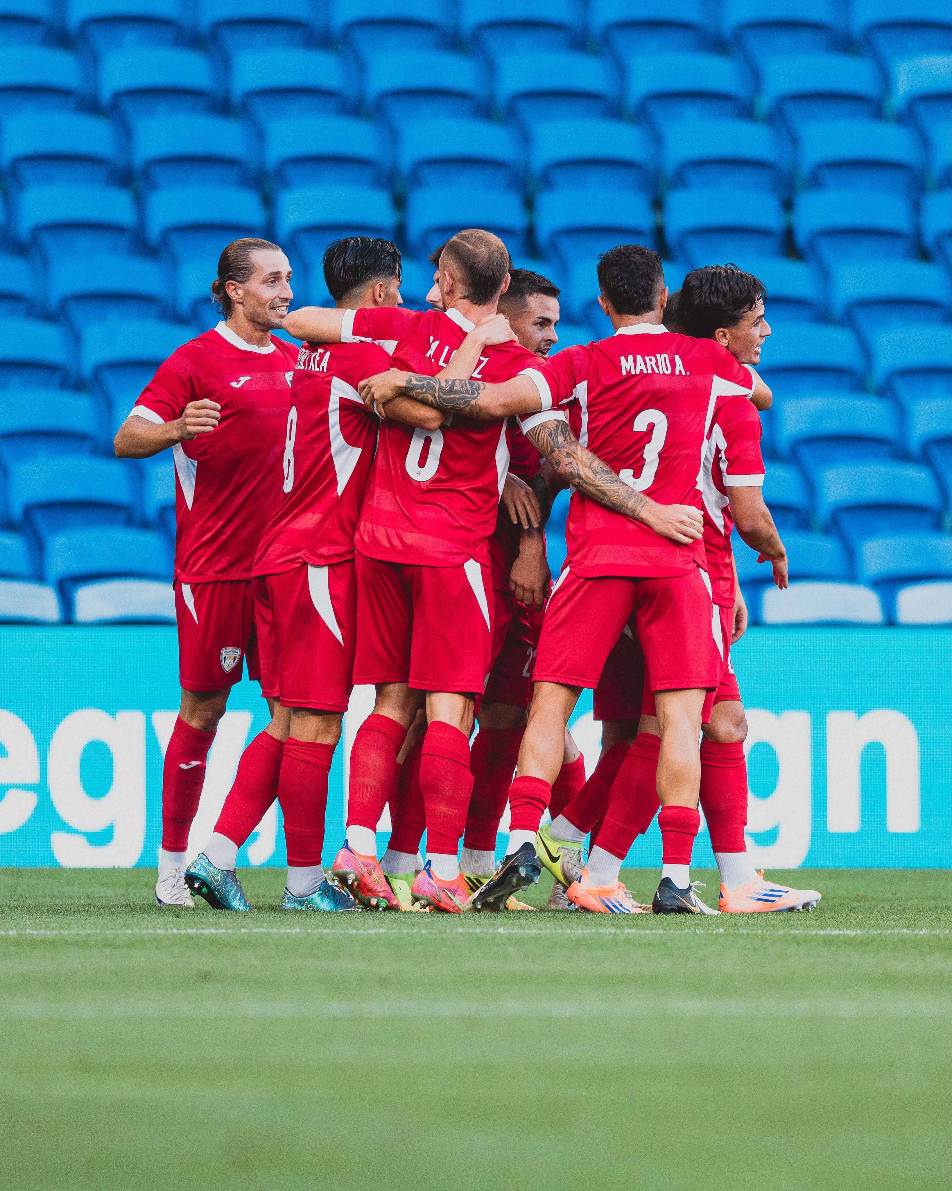Els jugadors de l'FC Santa Coloma celebrant el gol.