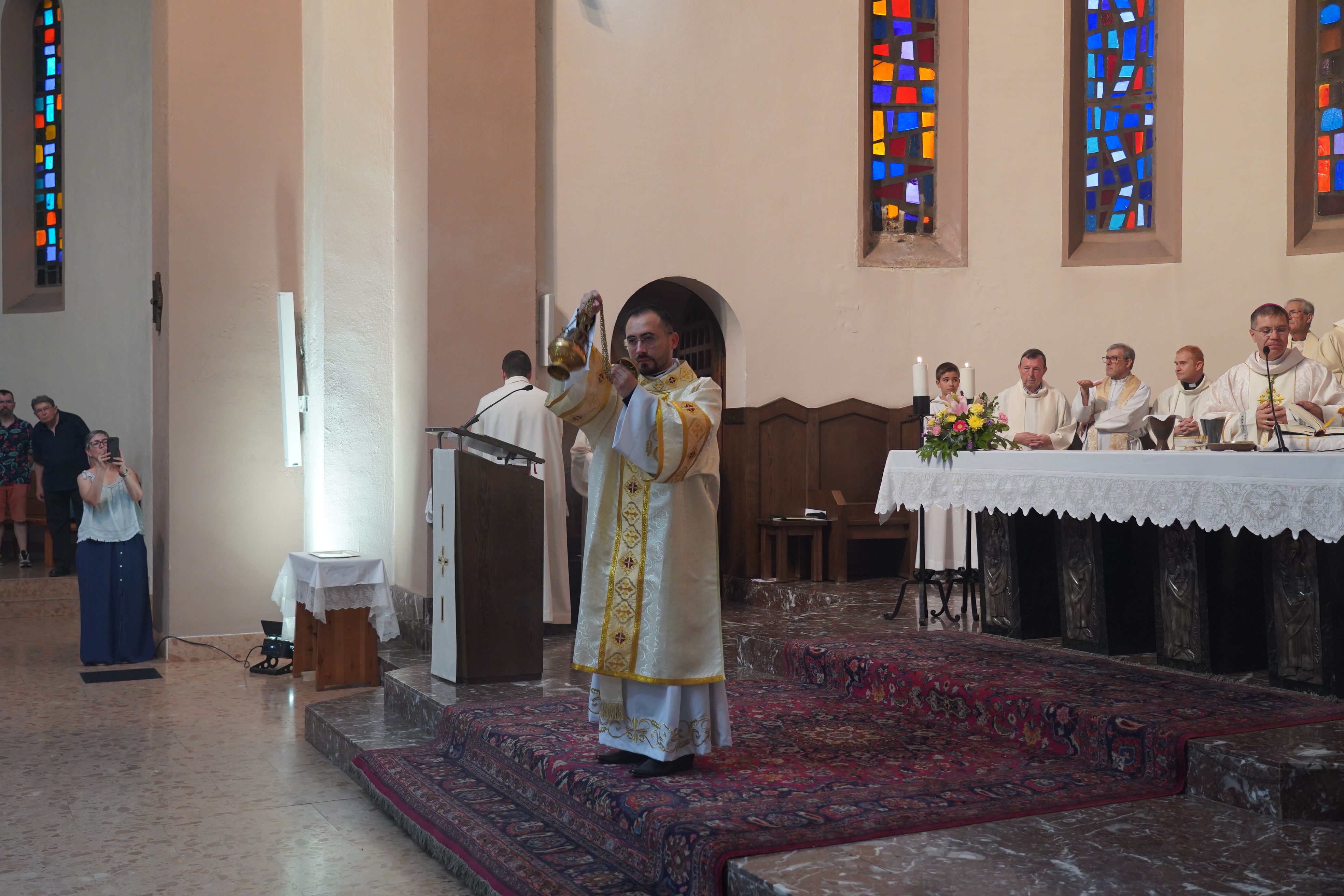 Ja protagonitzant la missa. Ja protagonitzant la missa.