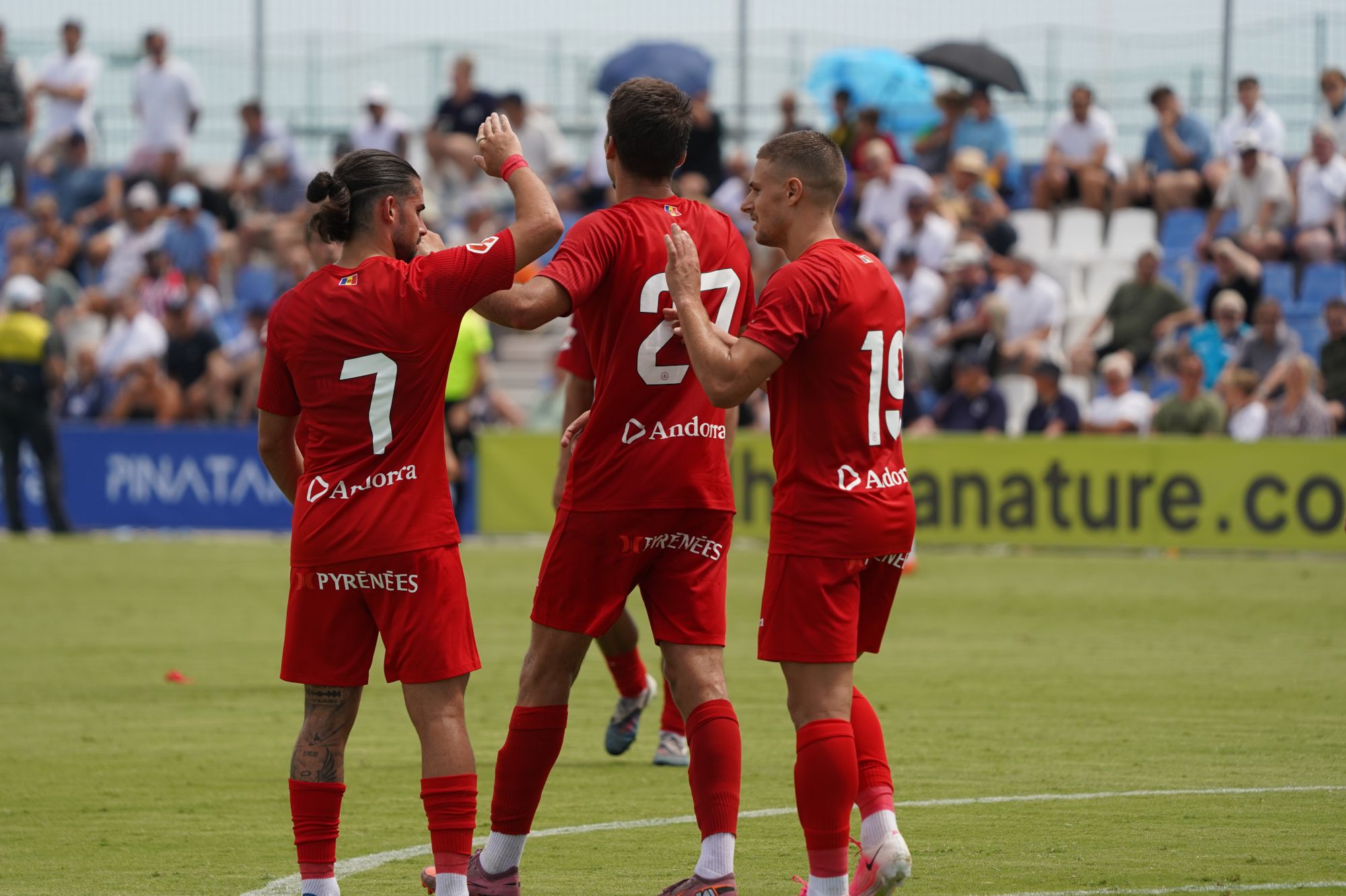 Els jugadors de l'FC Andorra celebren el segon gol de Nacho Quintana que ha donat el triomf. Els jugadors de l'FC Andorra celebren el segon gol de Nacho Quintana que ha donat el triomf.