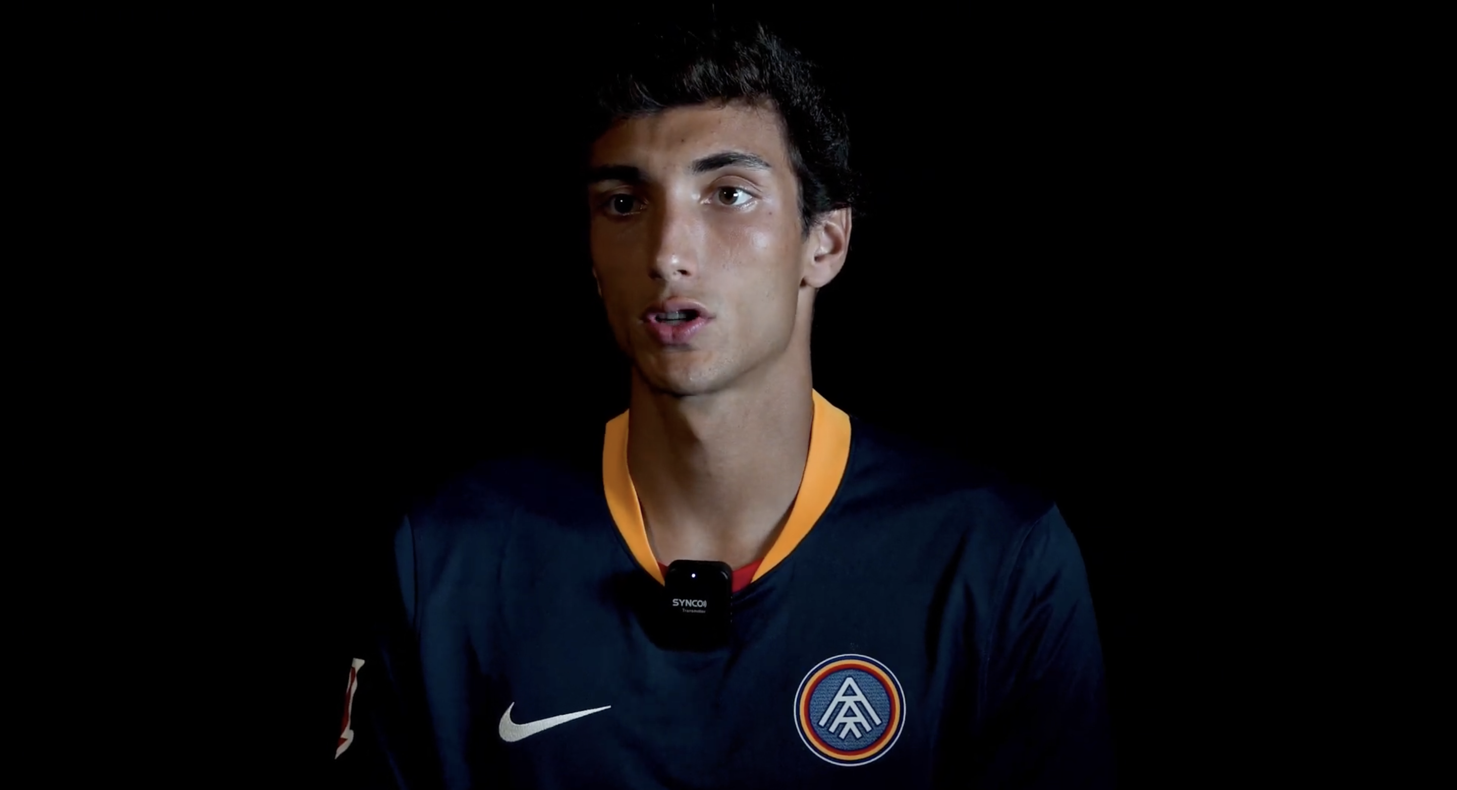 Juan Sebastián, durant l'entrevista amb els mitjans del club. 