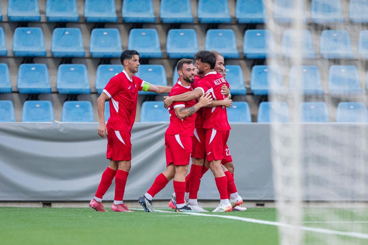 Els jugadors de l'FC Santa Coloma, celebrant un dels gols de la victòria. 