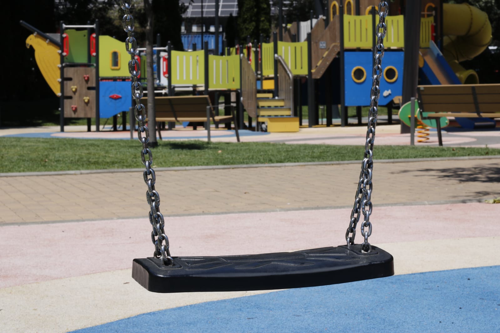 Un gronxador al Parc Central. Un gronxador al Parc Central.