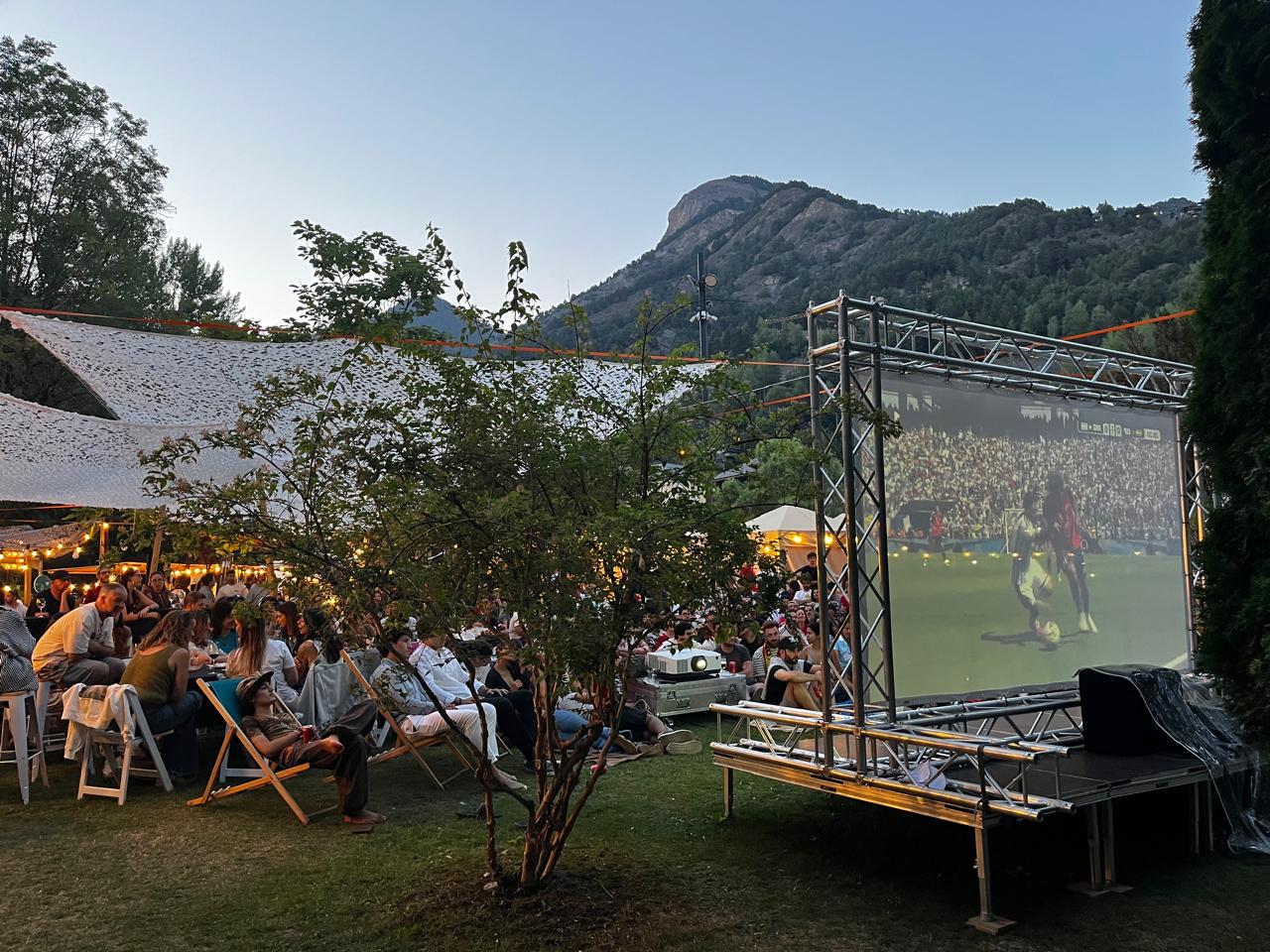 Seguiment de la final del Mundial a la Serenalla Market. Seguiment de la final del Mundial a la Serenalla Market.