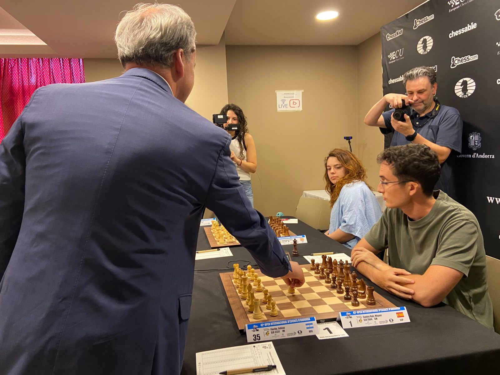 Dvorkovich ha inaugurat la jornada amb el primer moviment. La portaveu del Sindicat, Rebeca Bonache.