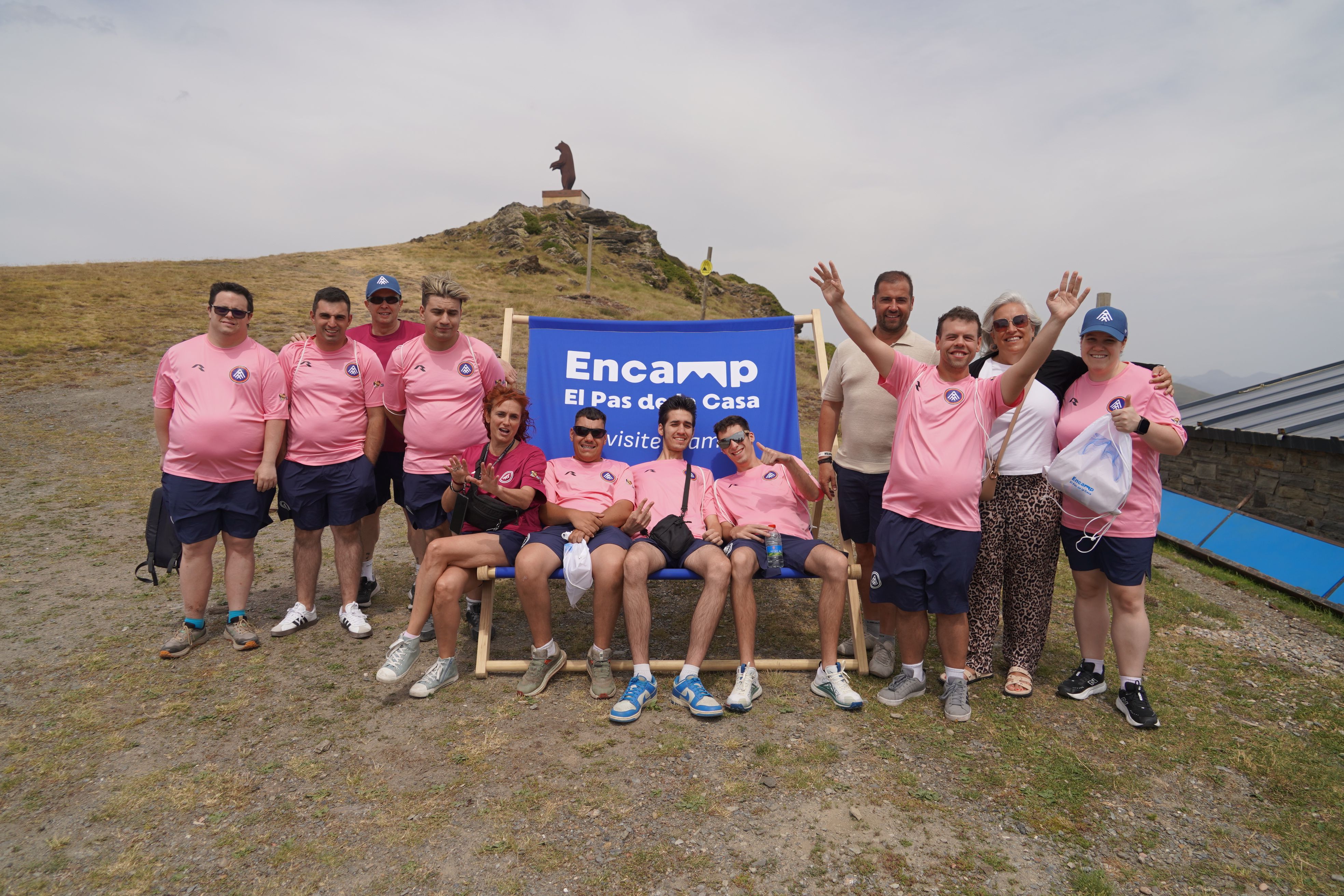 Encamp rep l’equip Genuine de l’FC Andorra abans del seu viatge al Mundial de Houston.