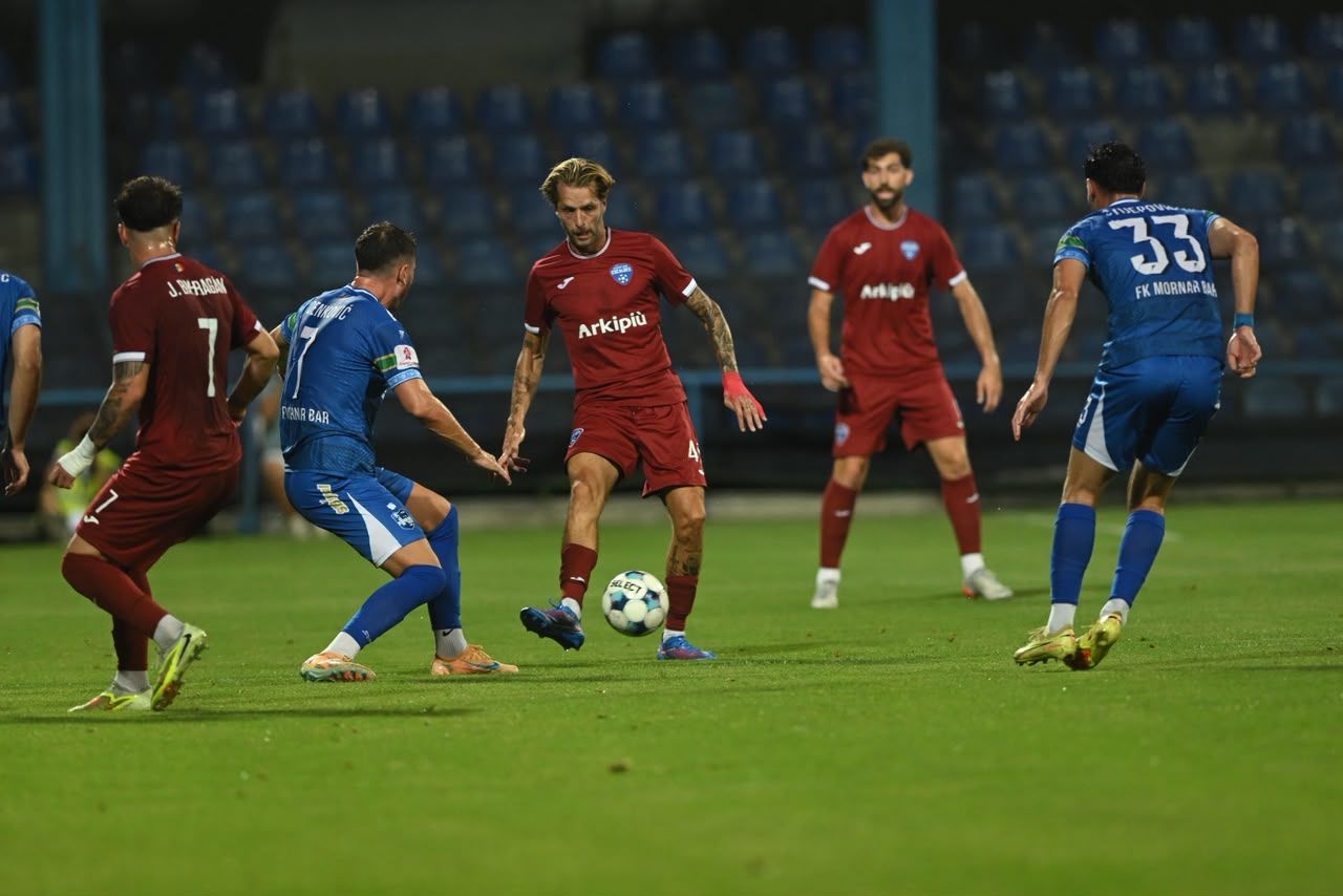 L'Atlètic Escaldes ha hagut de dir adéu al seu entrenador just abans de l'eliminatòria contra el Vaduz (Liechtenstein). 
