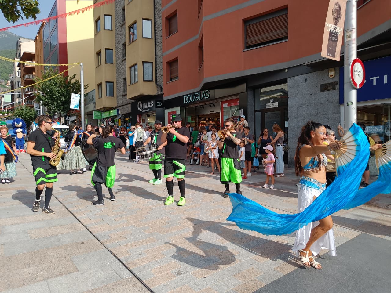 Un instant de la cercavila d'inici de la festa major d'Escaldes-Engordany.