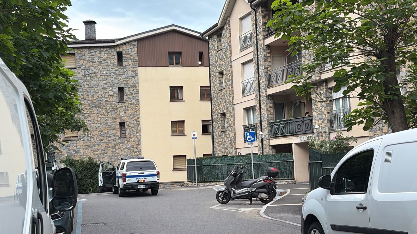 Una de les patrulles que han intervingut en l'altercat de les Bons. Una de les patrulles que han intervingut en l'altercat de les Bons.