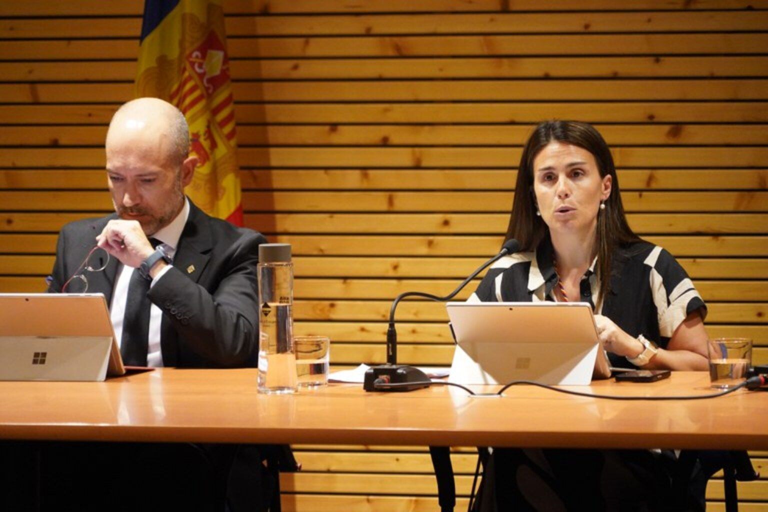 El conseller Joan Sans i la cònsol major Laura Mas. El conseller Joan Sans i la cònsol major Laura Mas.