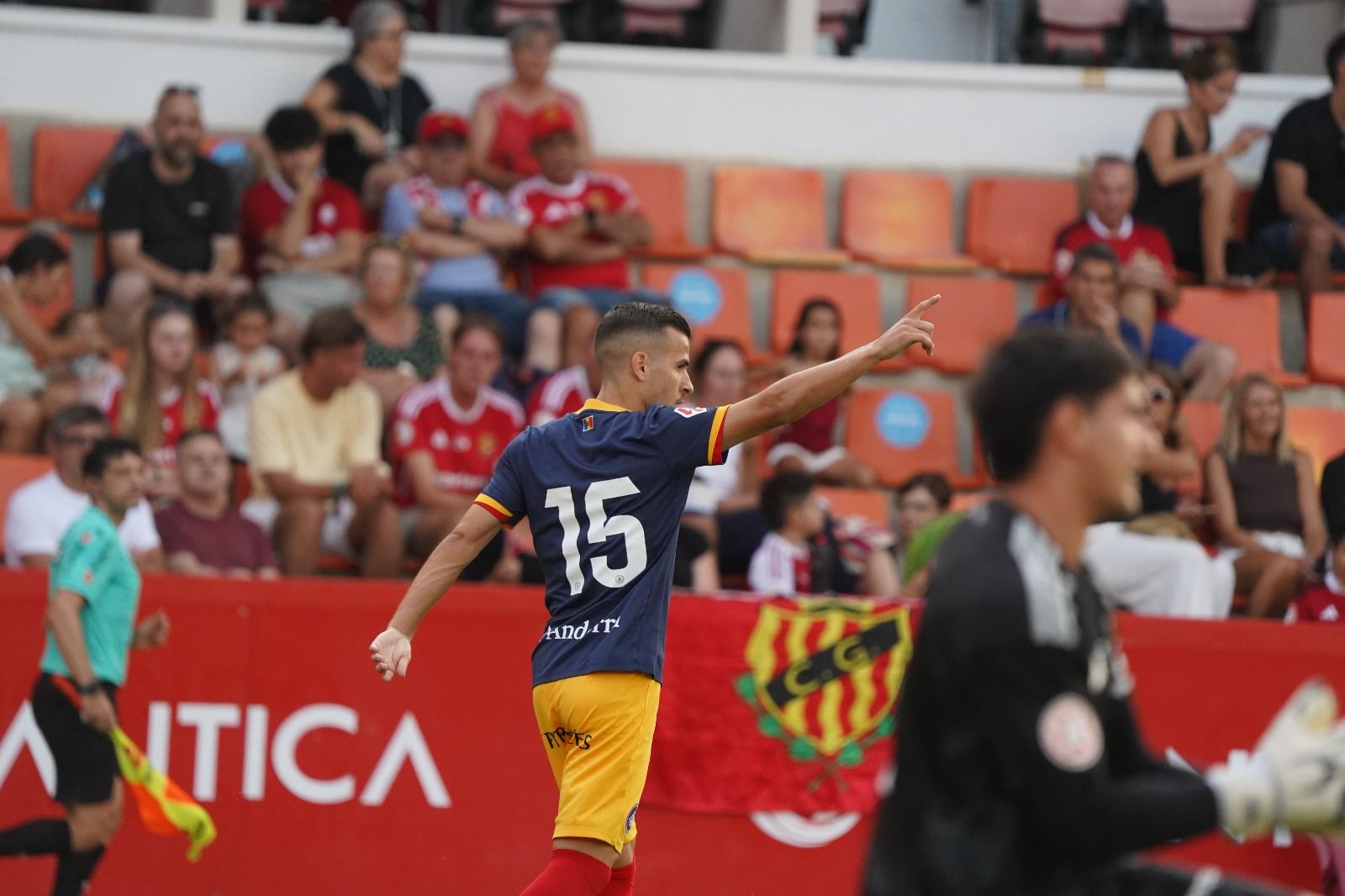 Cano celebrant el gol.