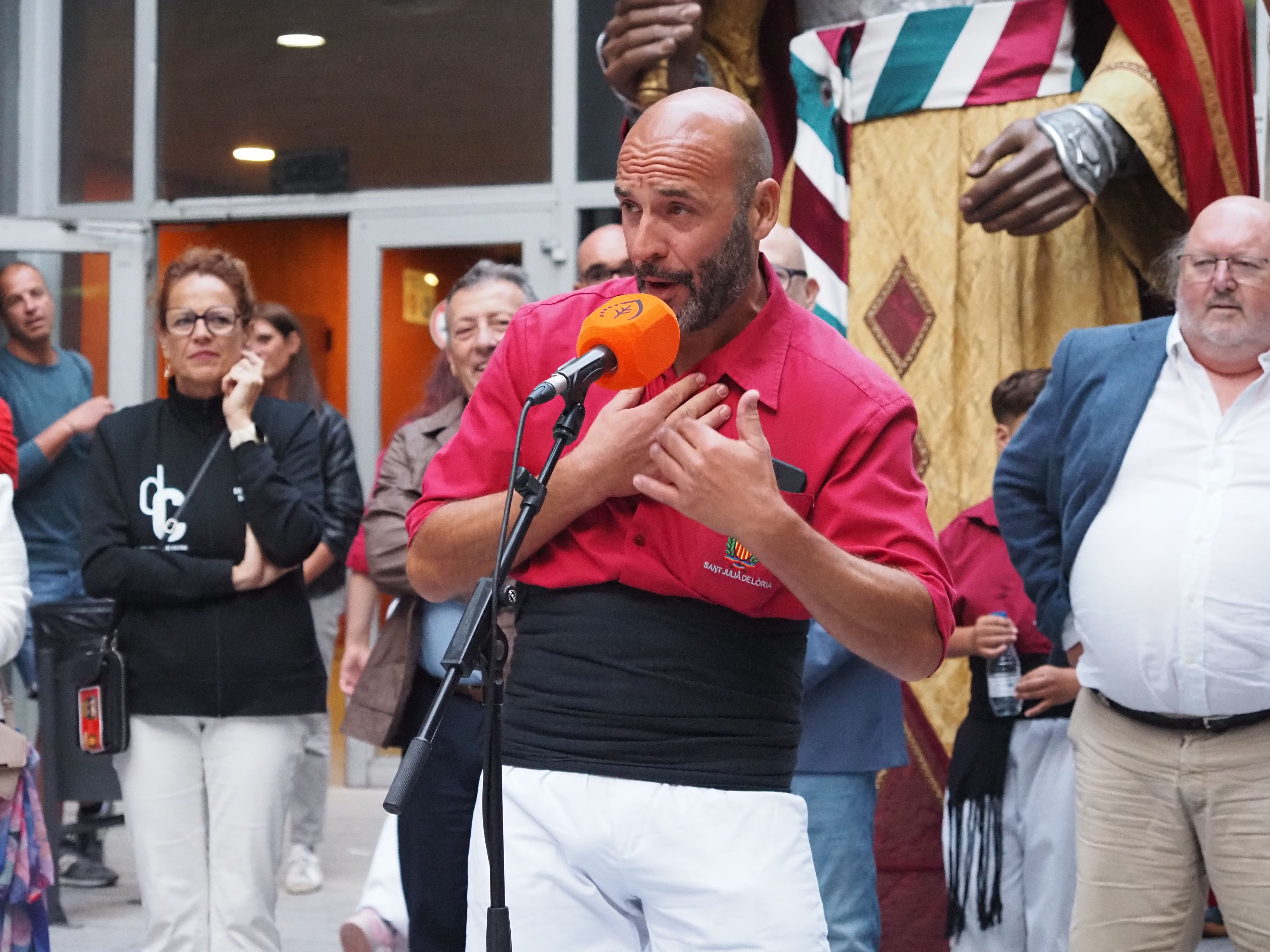 El cap de la colla gegantera de Sant Julià, Jordi Díaz. El cap de la colla gegantera de Sant Julià, Jordi Díaz.