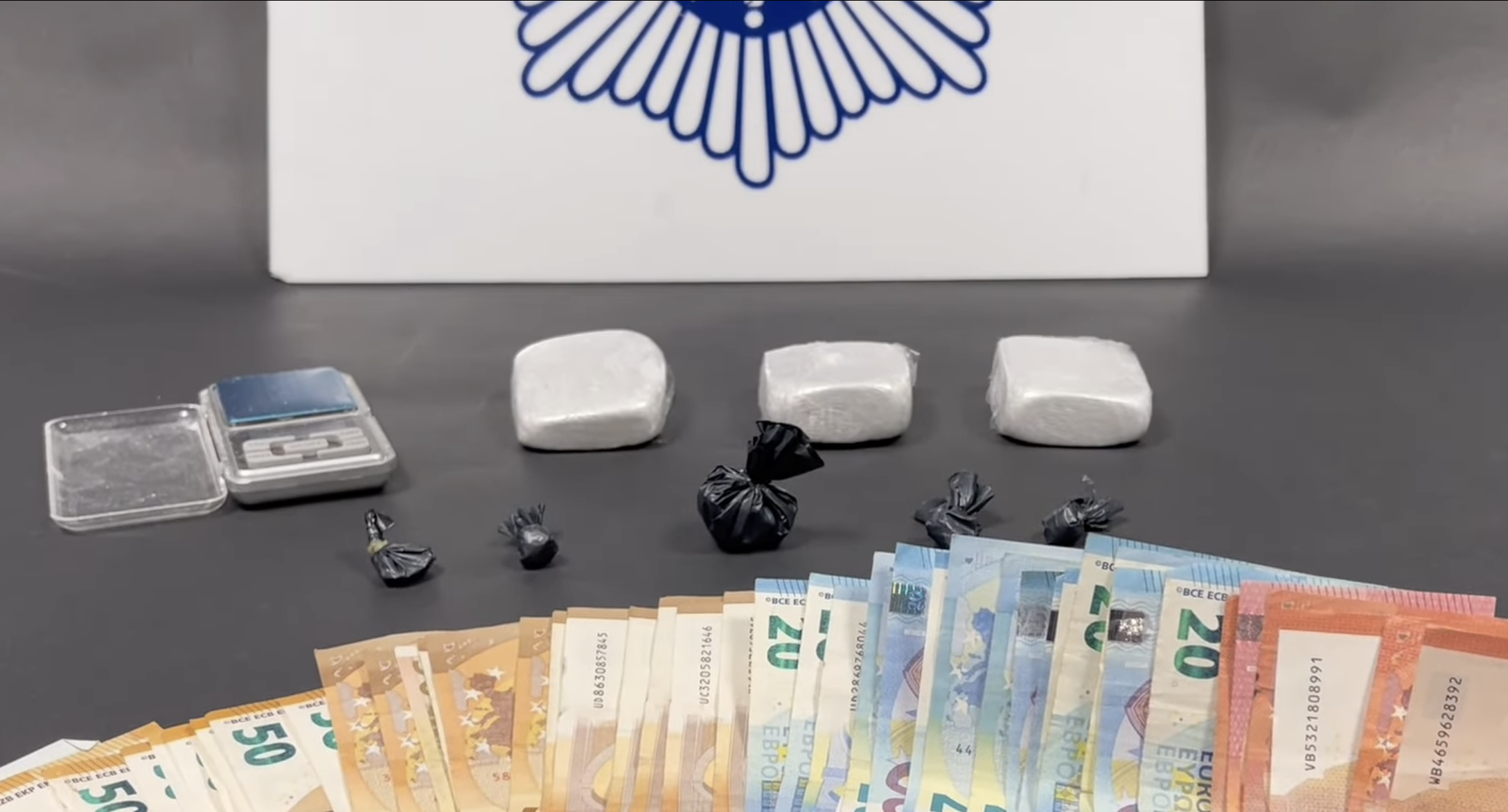 Material comissat l'octubre quan es va detenir l'ara recurrent.